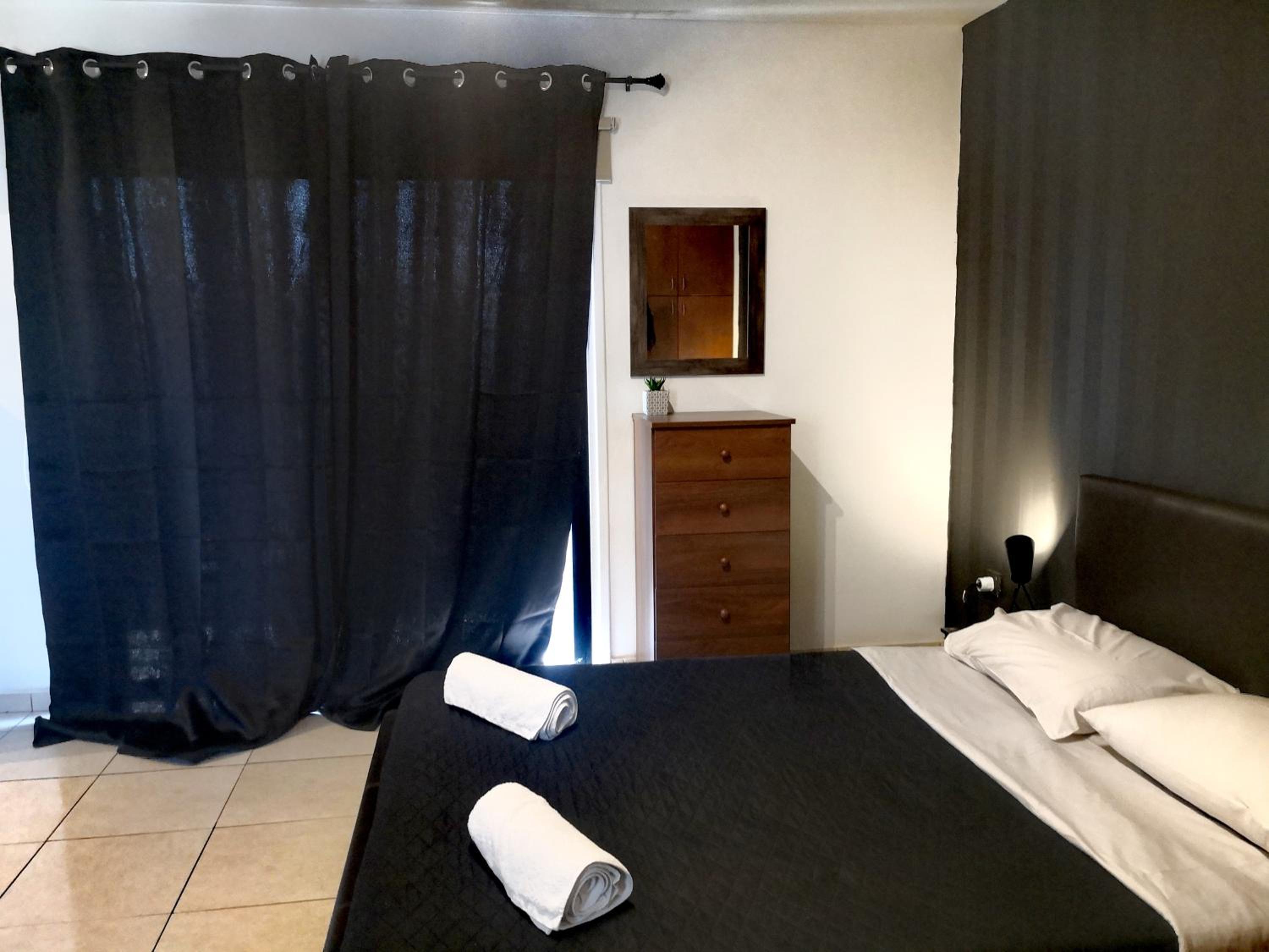 Studio Apartment - Photo 6