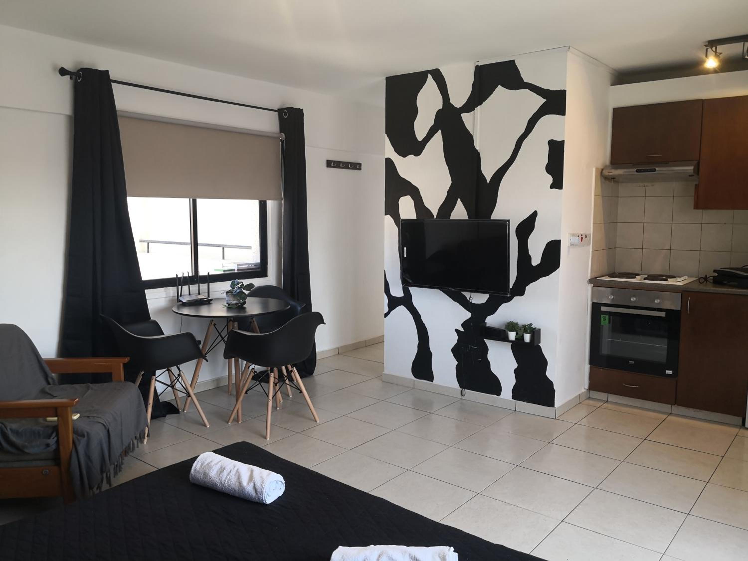 Studio Apartment - Photo 9