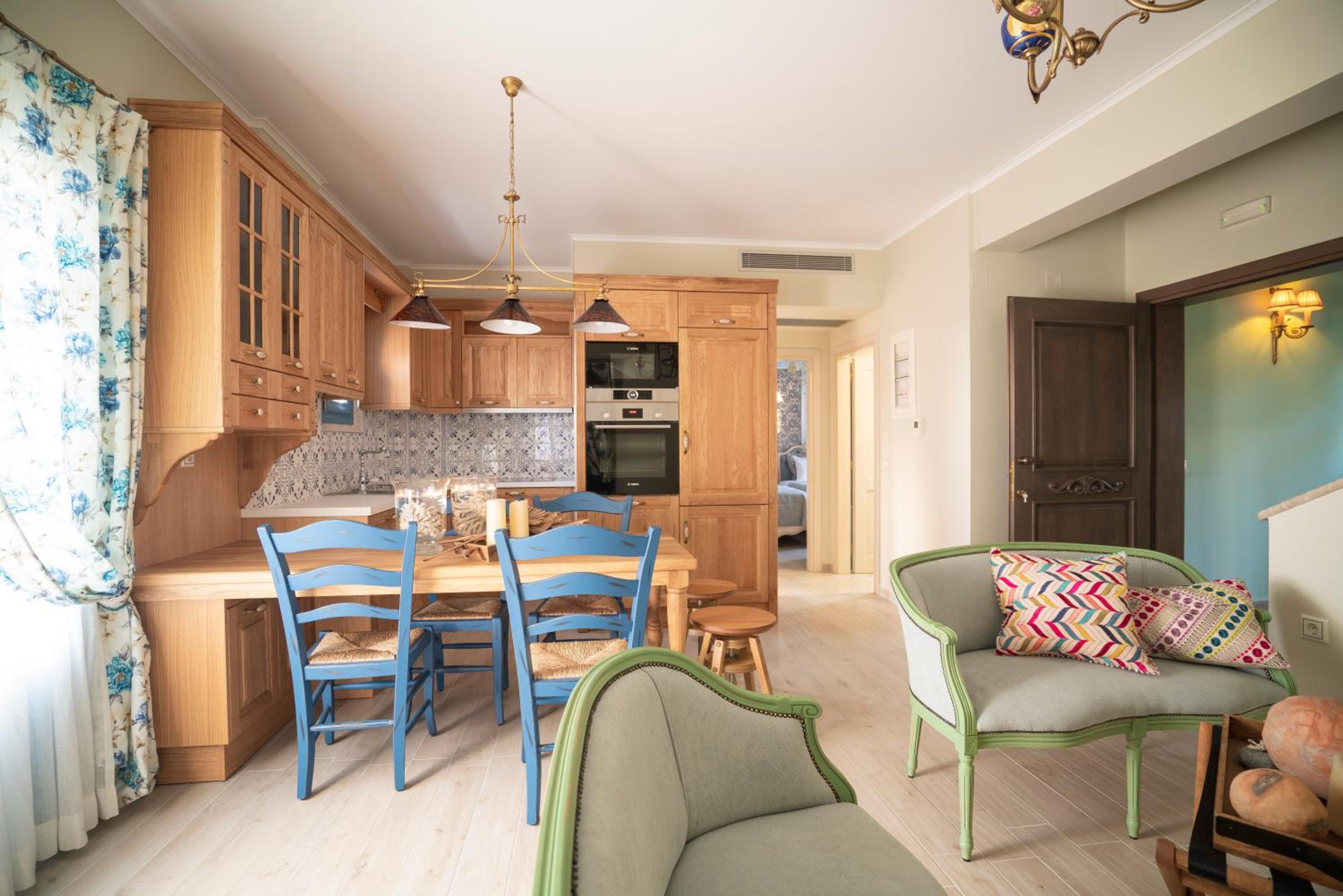 Three-Bedroom Suite - Photo 16