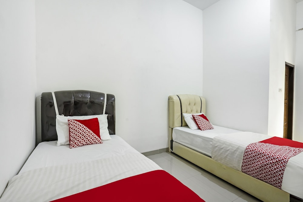 Standard Twin Room photo 2