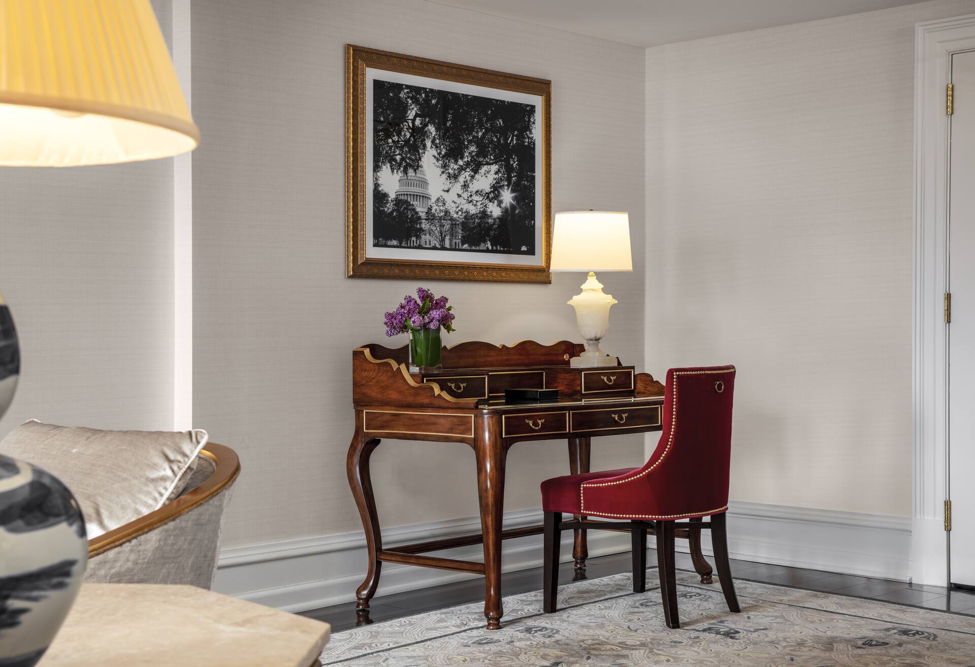 Postmaster One Bedroom Suite thumbnail 5