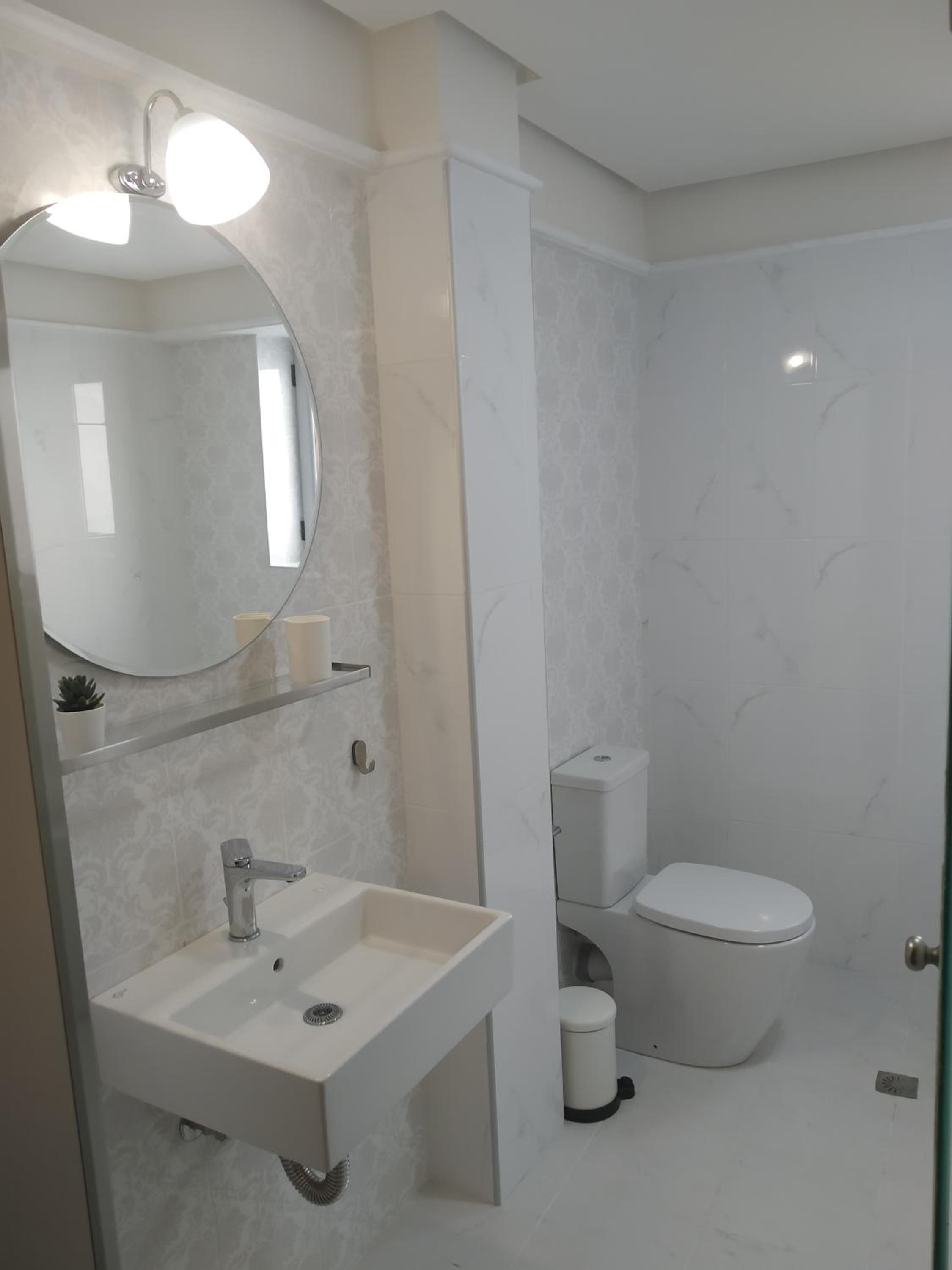 Apartment with Balcony - Photo 10