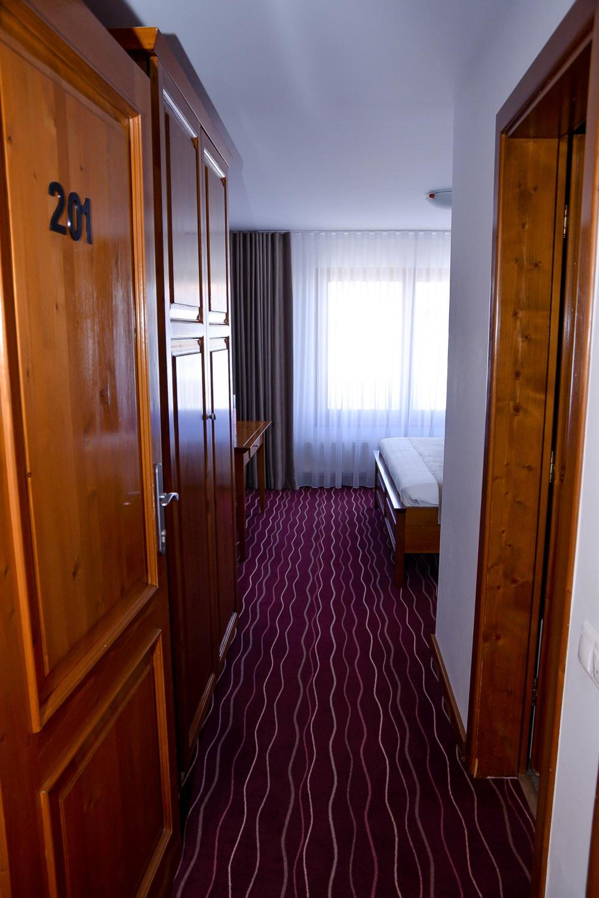 Double Room - Photo 1