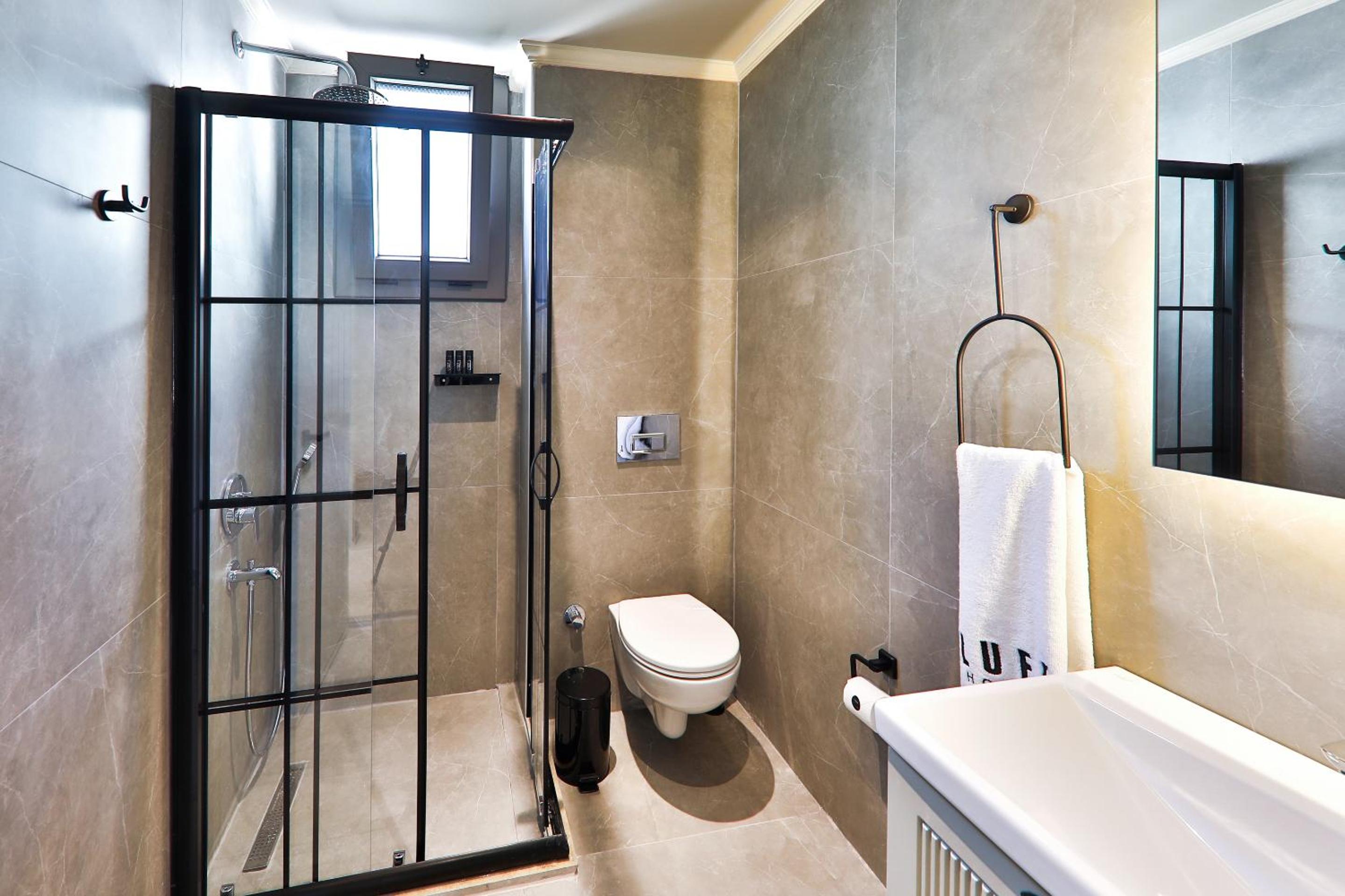 Two-Bedroom Suite - Photo 3