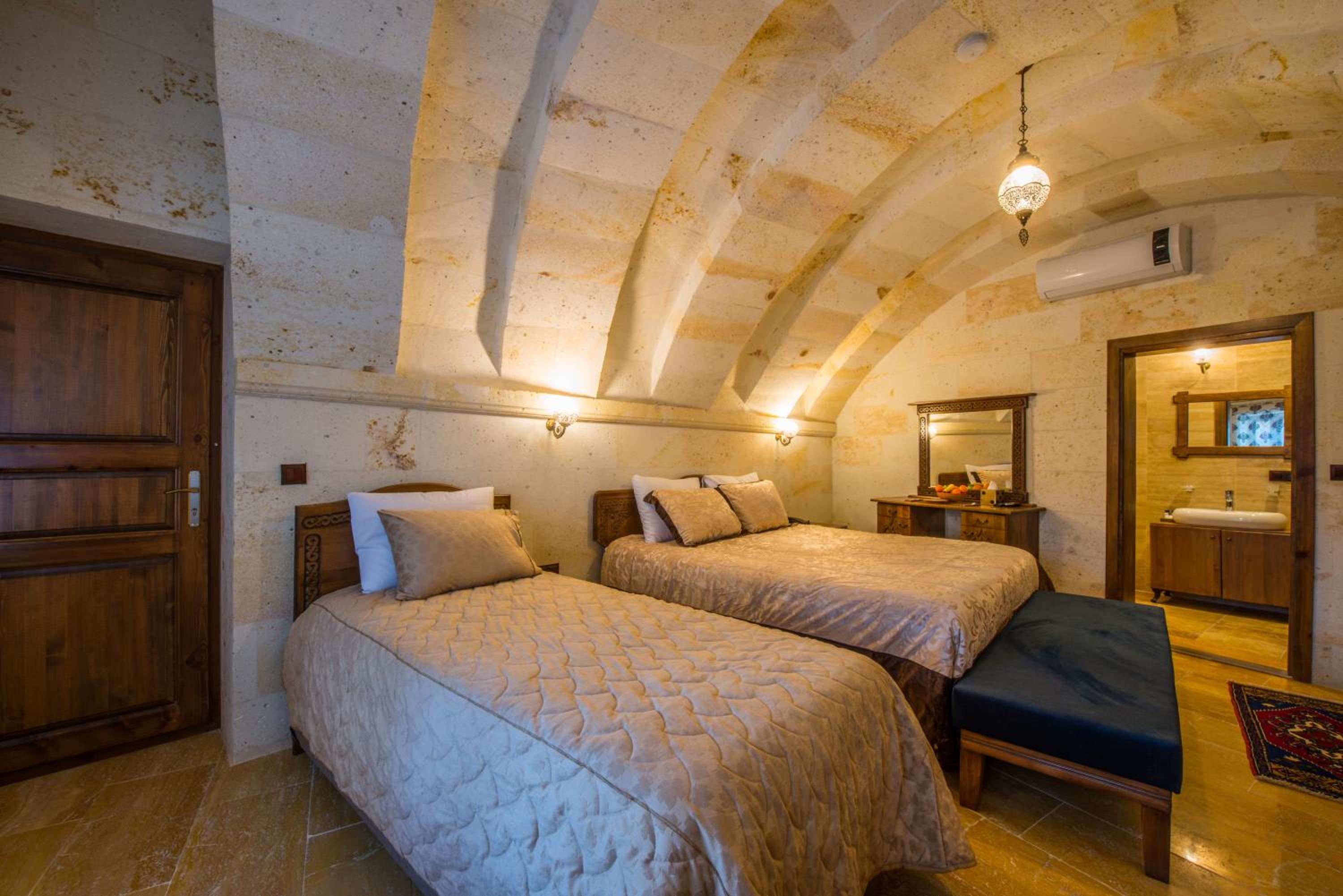 Triple Room with Garden View - Photo 10