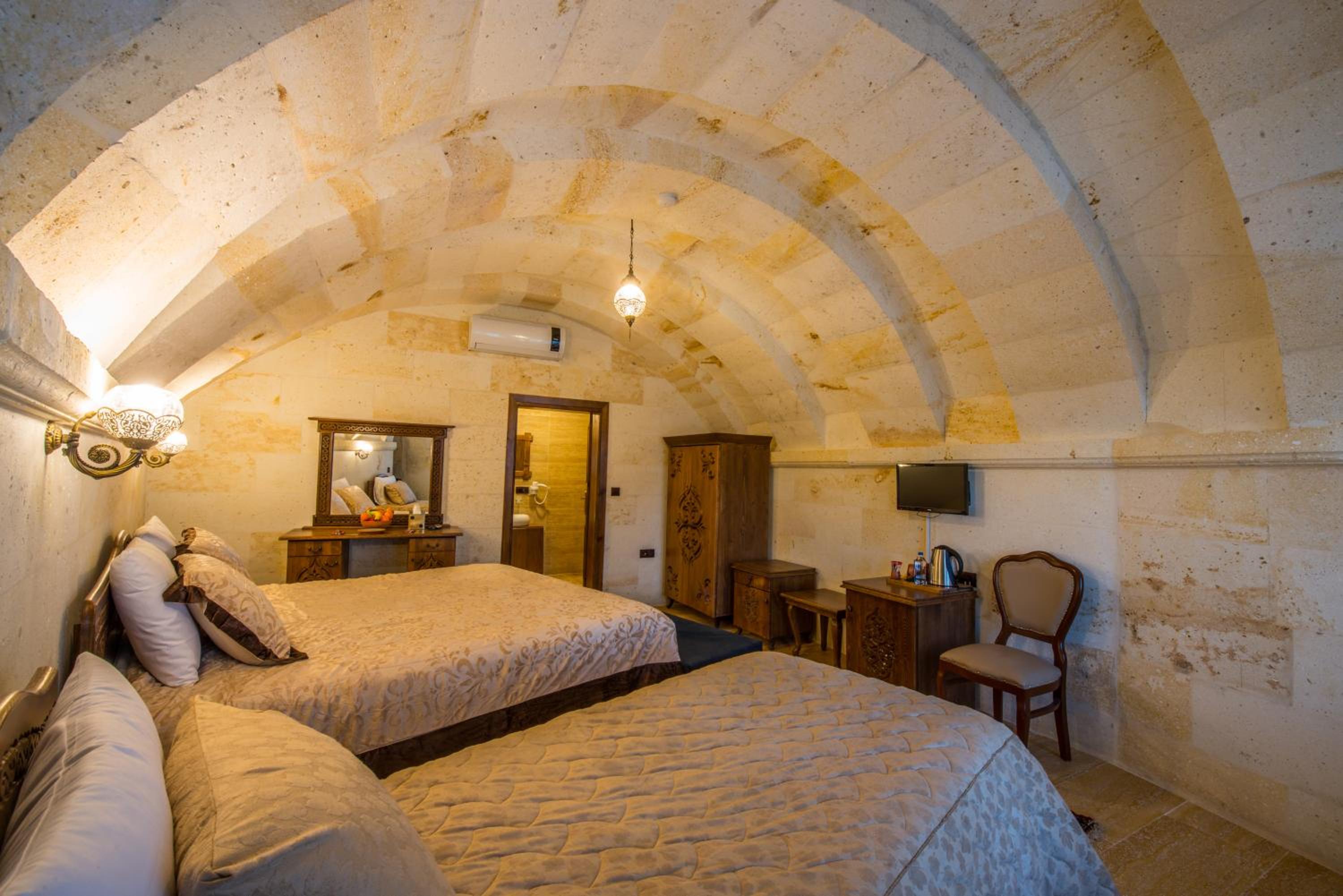 Triple Room with Garden View - Photo 2