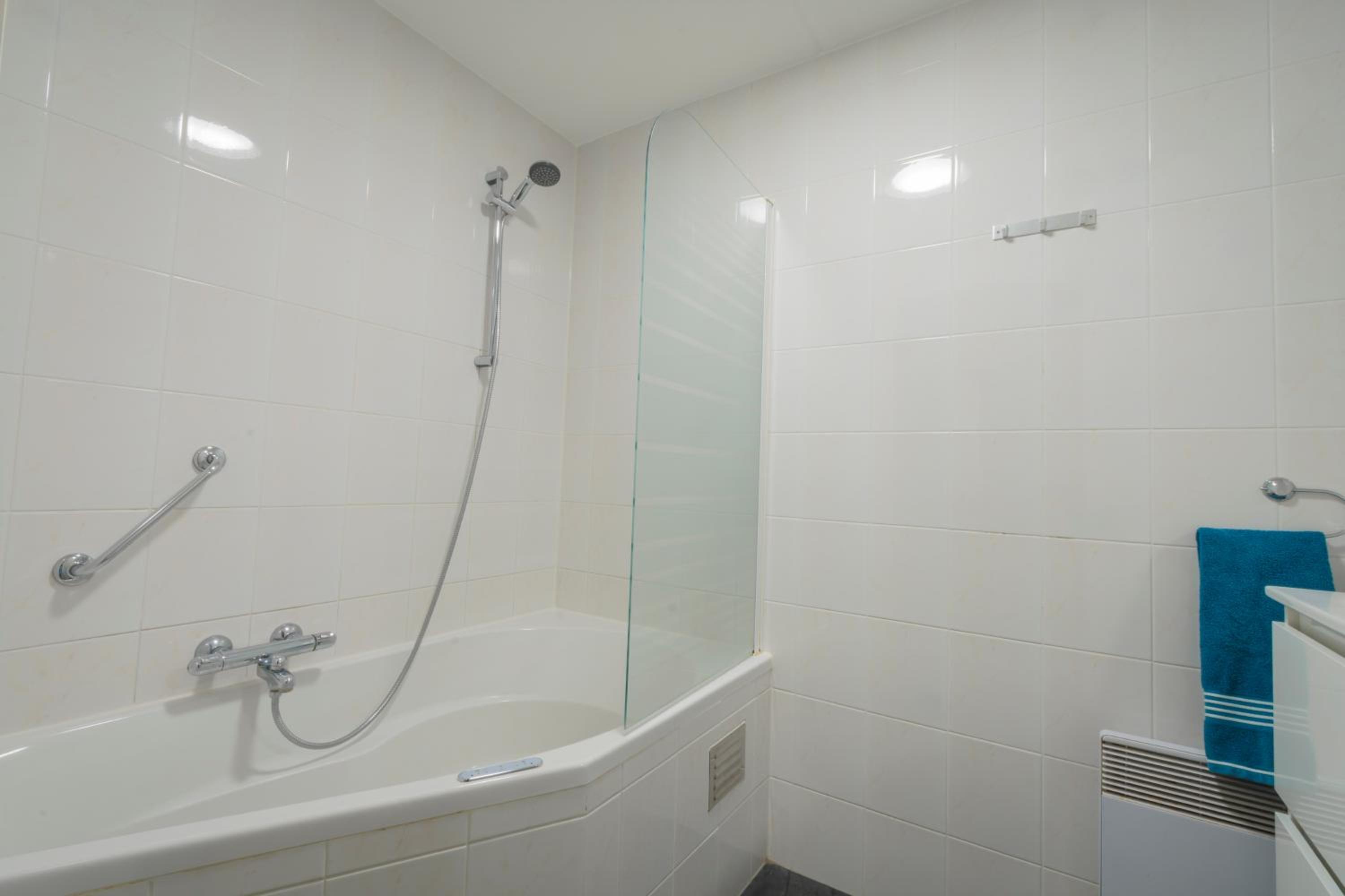 Apartment with Terrace photo 2