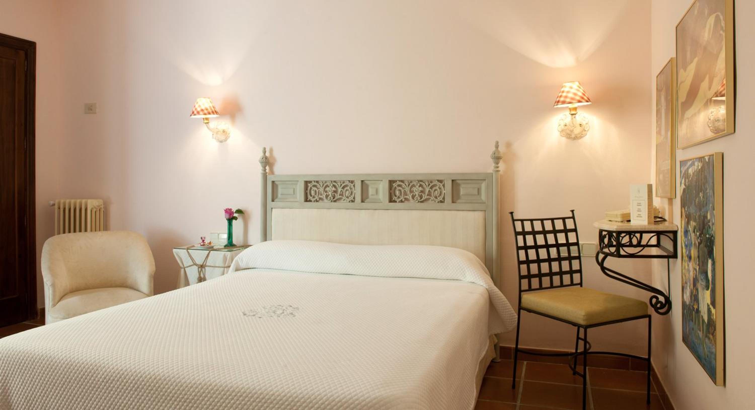 Double Room - Photo 4