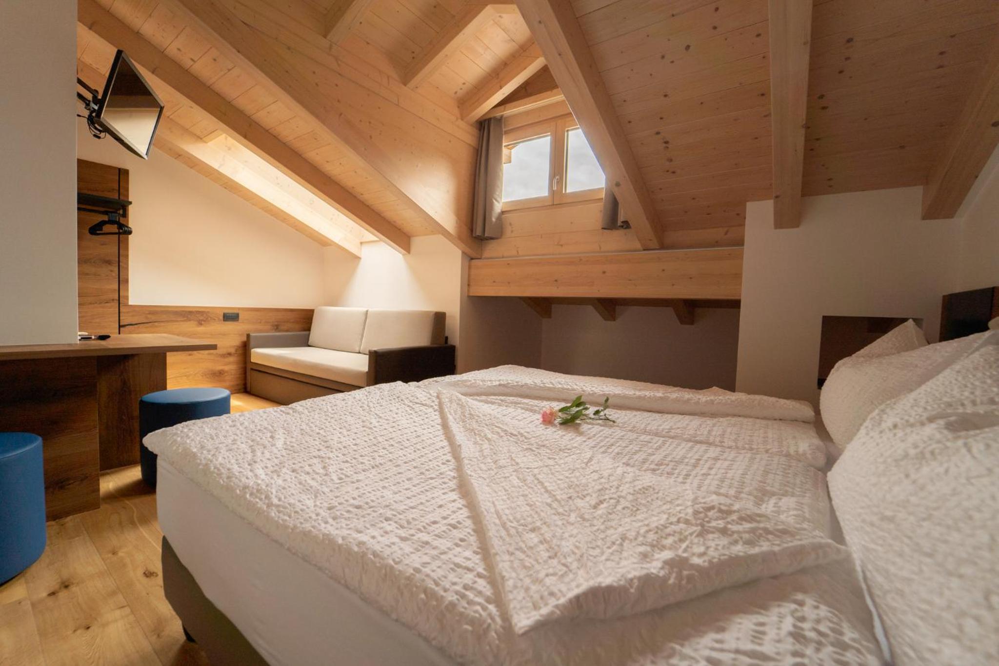 Triple Room with Private Bathroom photo 2