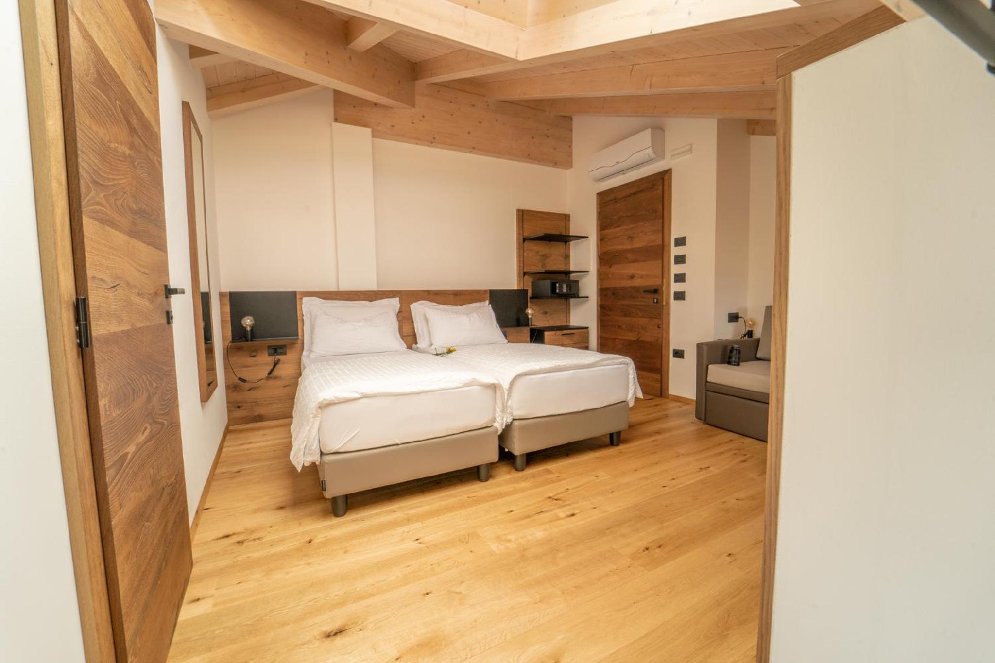 Triple Room with Private Bathroom photo 2