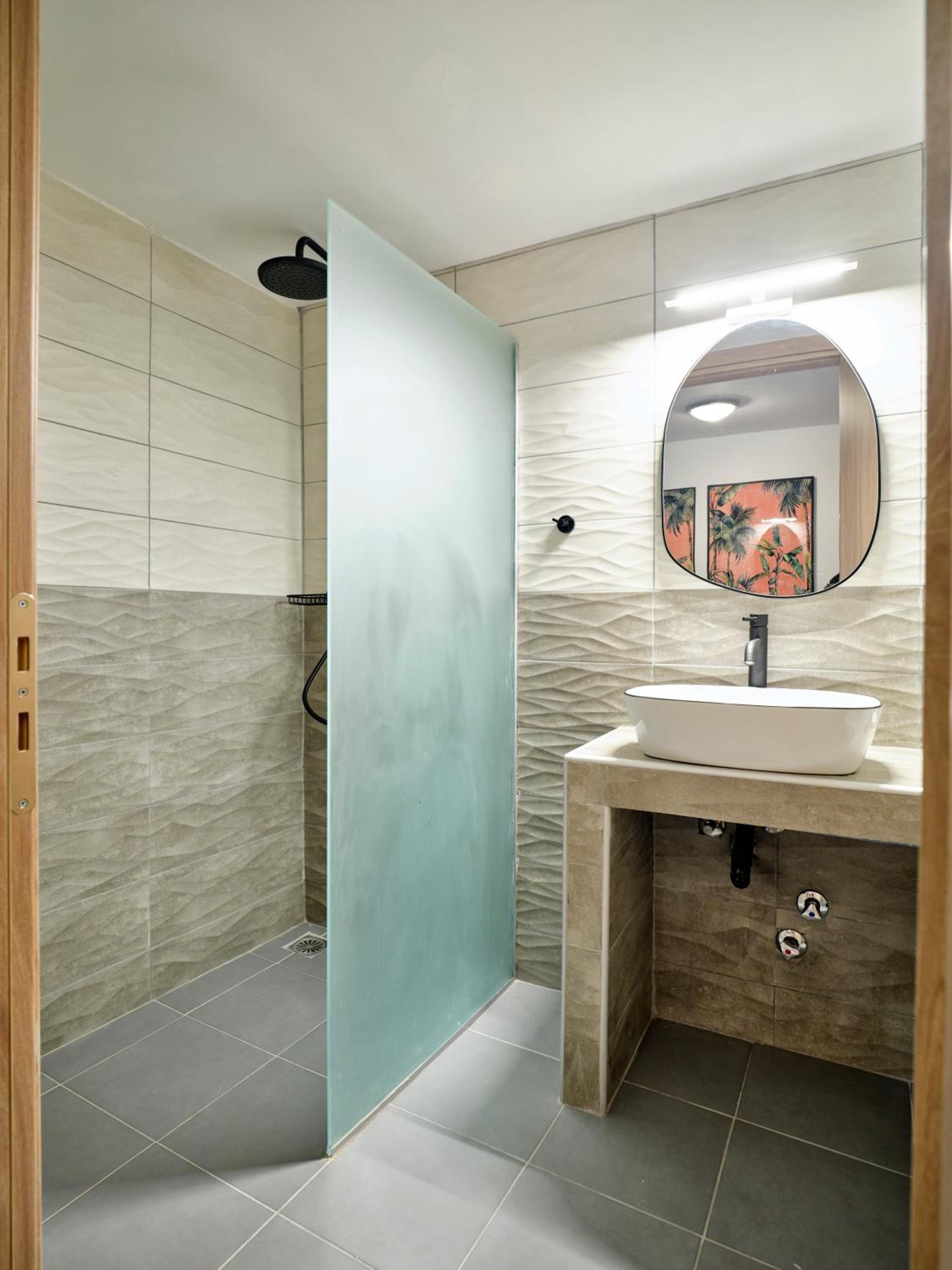 One Bedroom Suite with Sea View - Photo 10