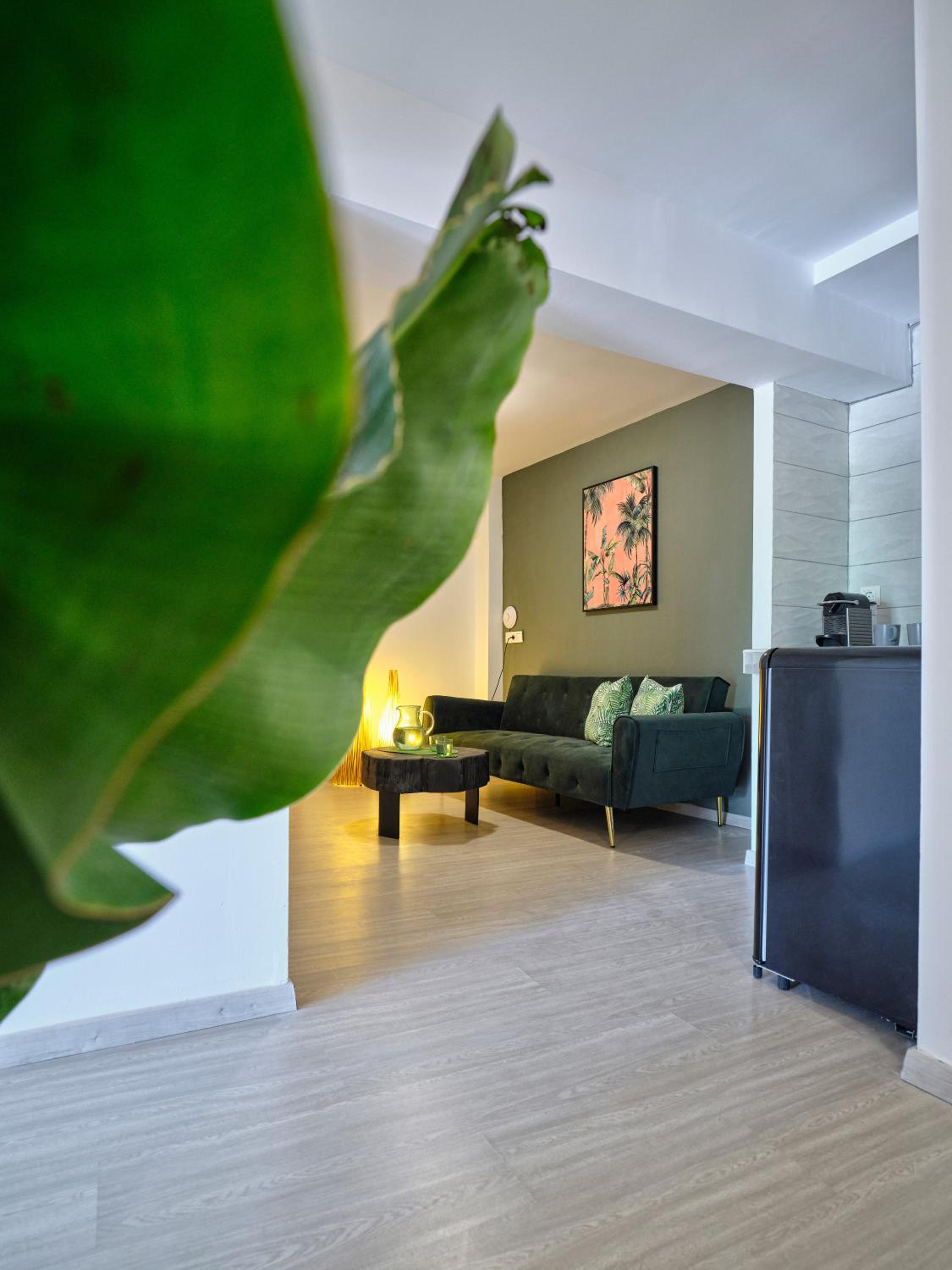 One Bedroom Suite with Sea View - Photo 8