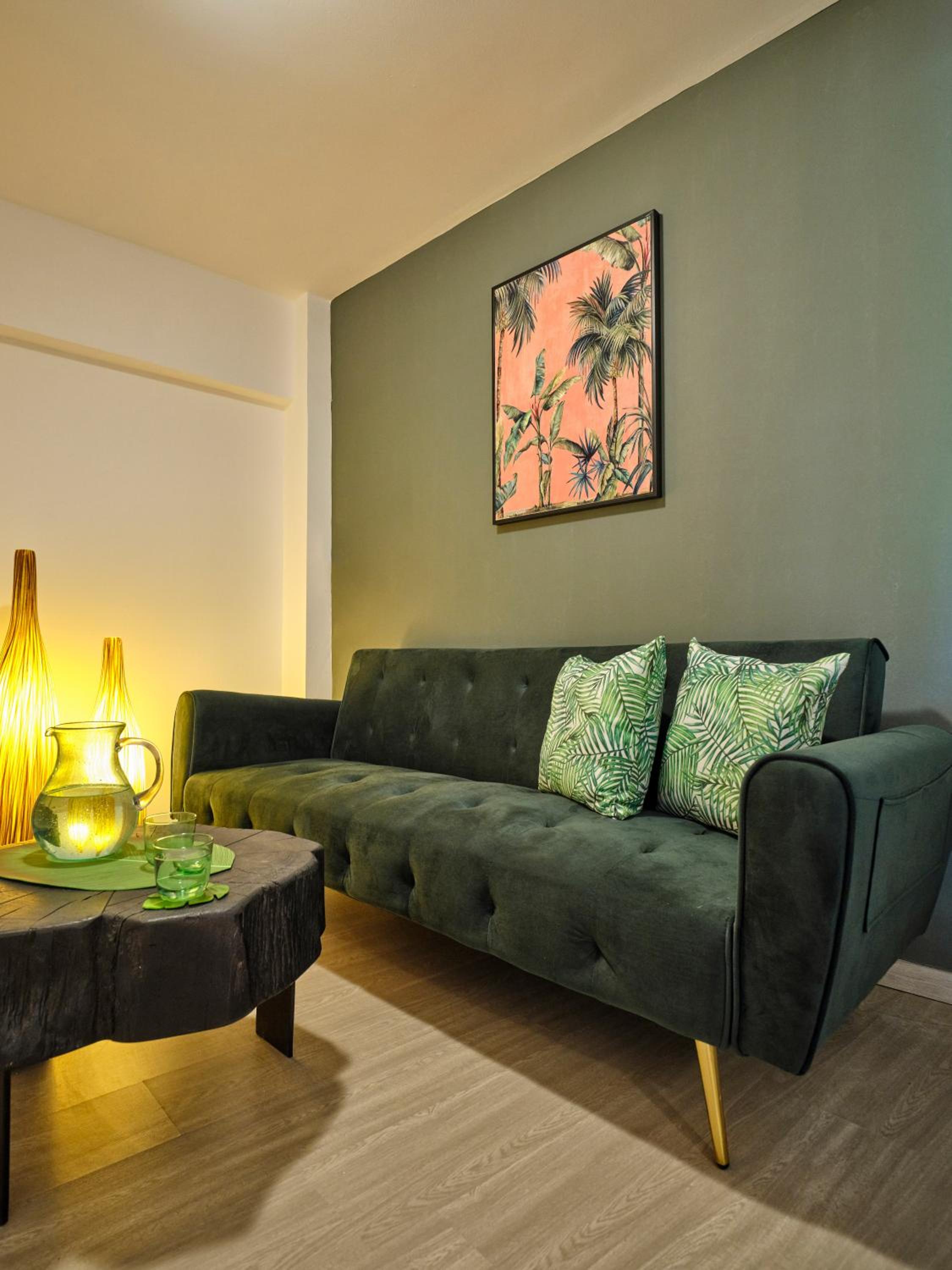 One Bedroom Suite with Sea View - Photo 11