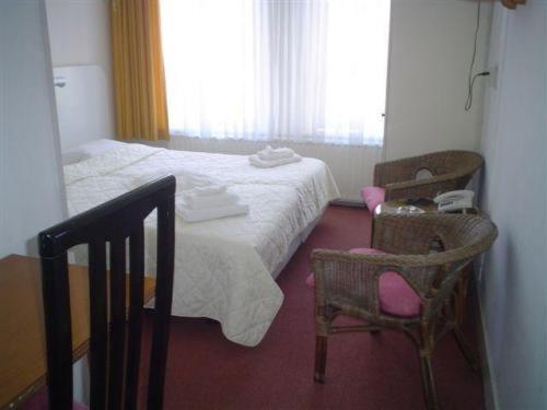 Double or Twin Room photo 3