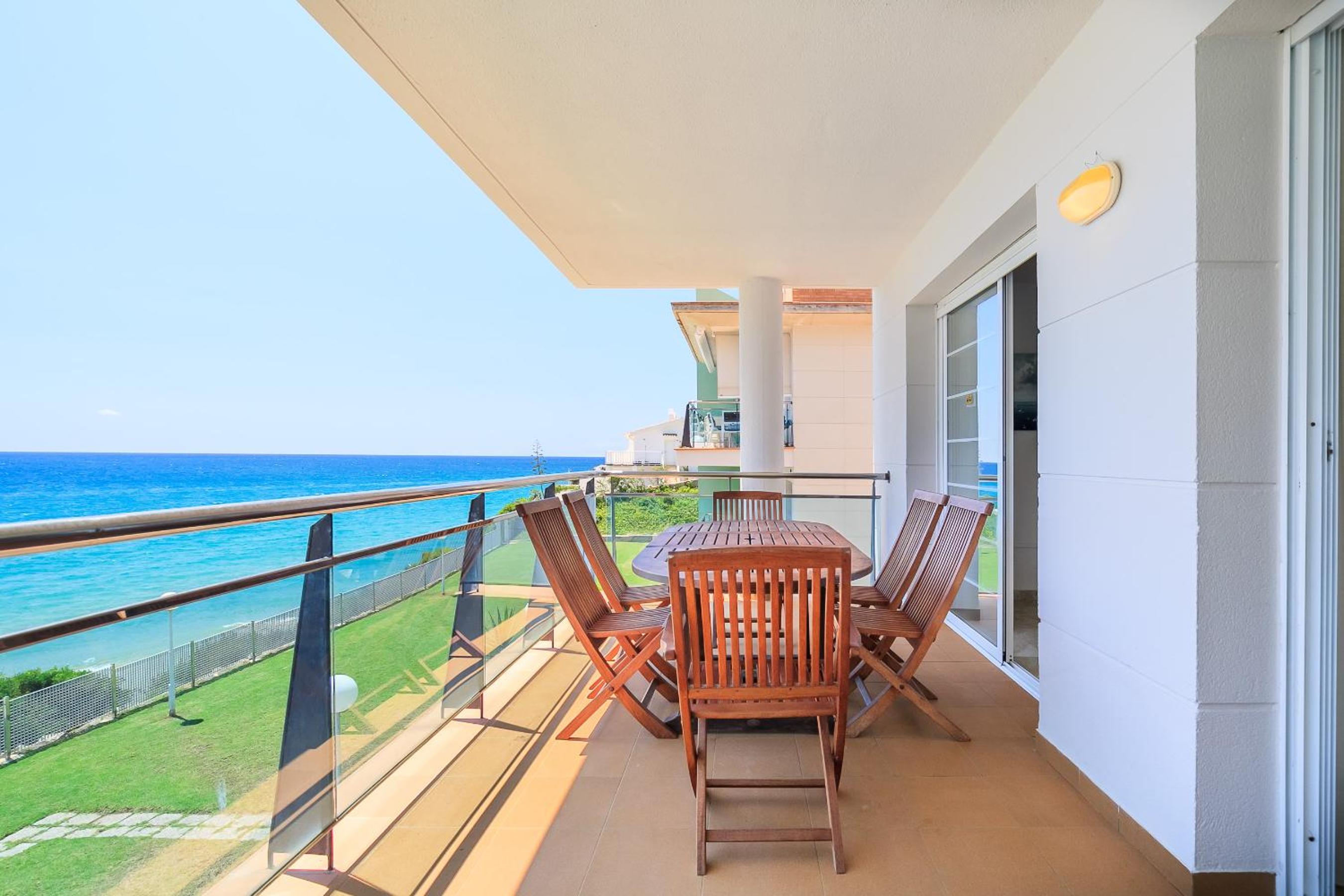 Family Apartment with Sea View photo 3