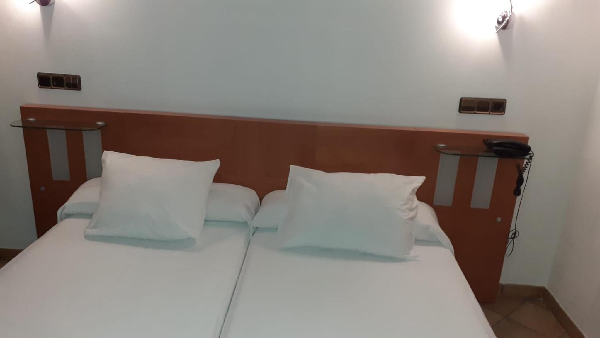 Double or Twin Room photo 3
