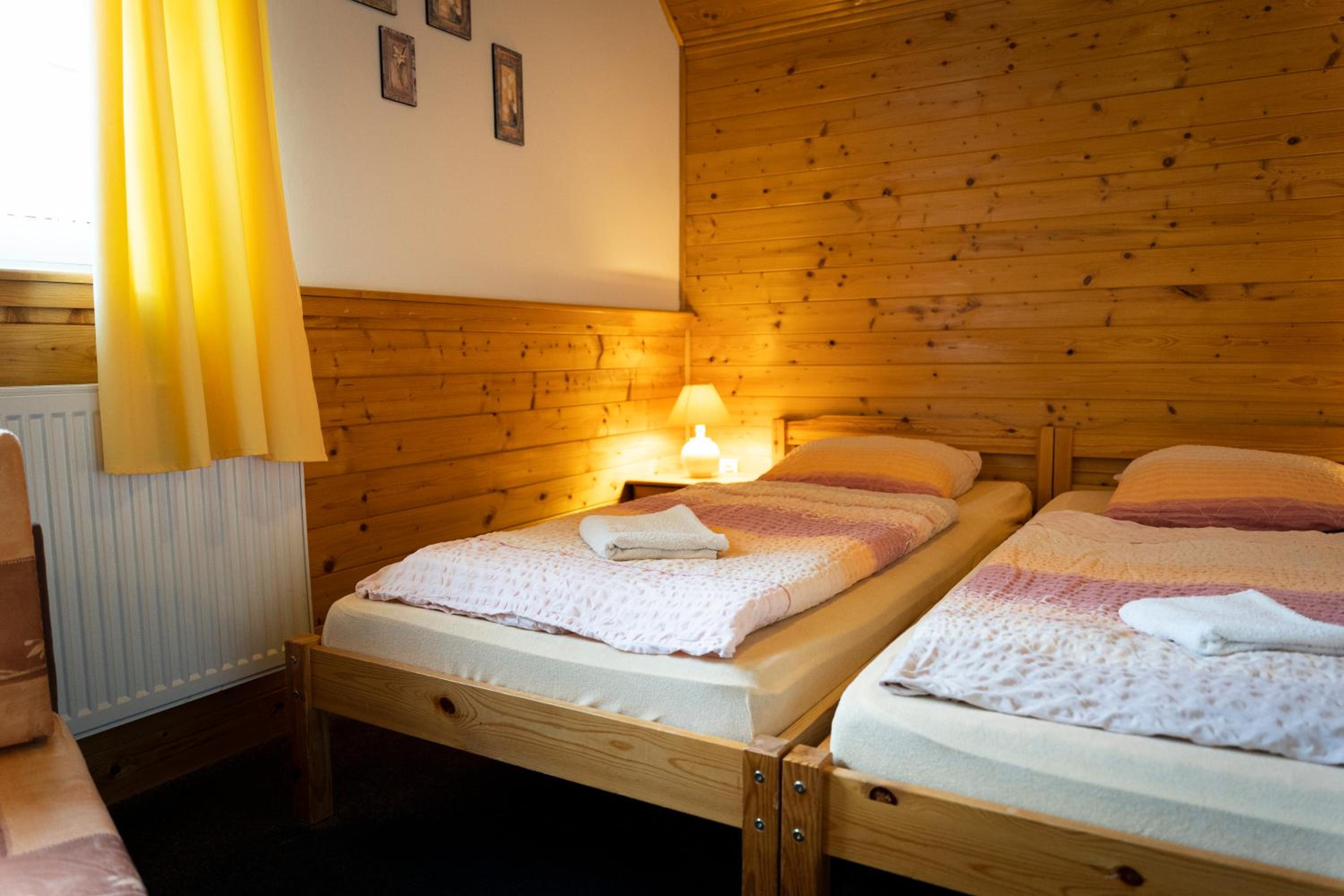 Double Room With Extra Bed photo 3