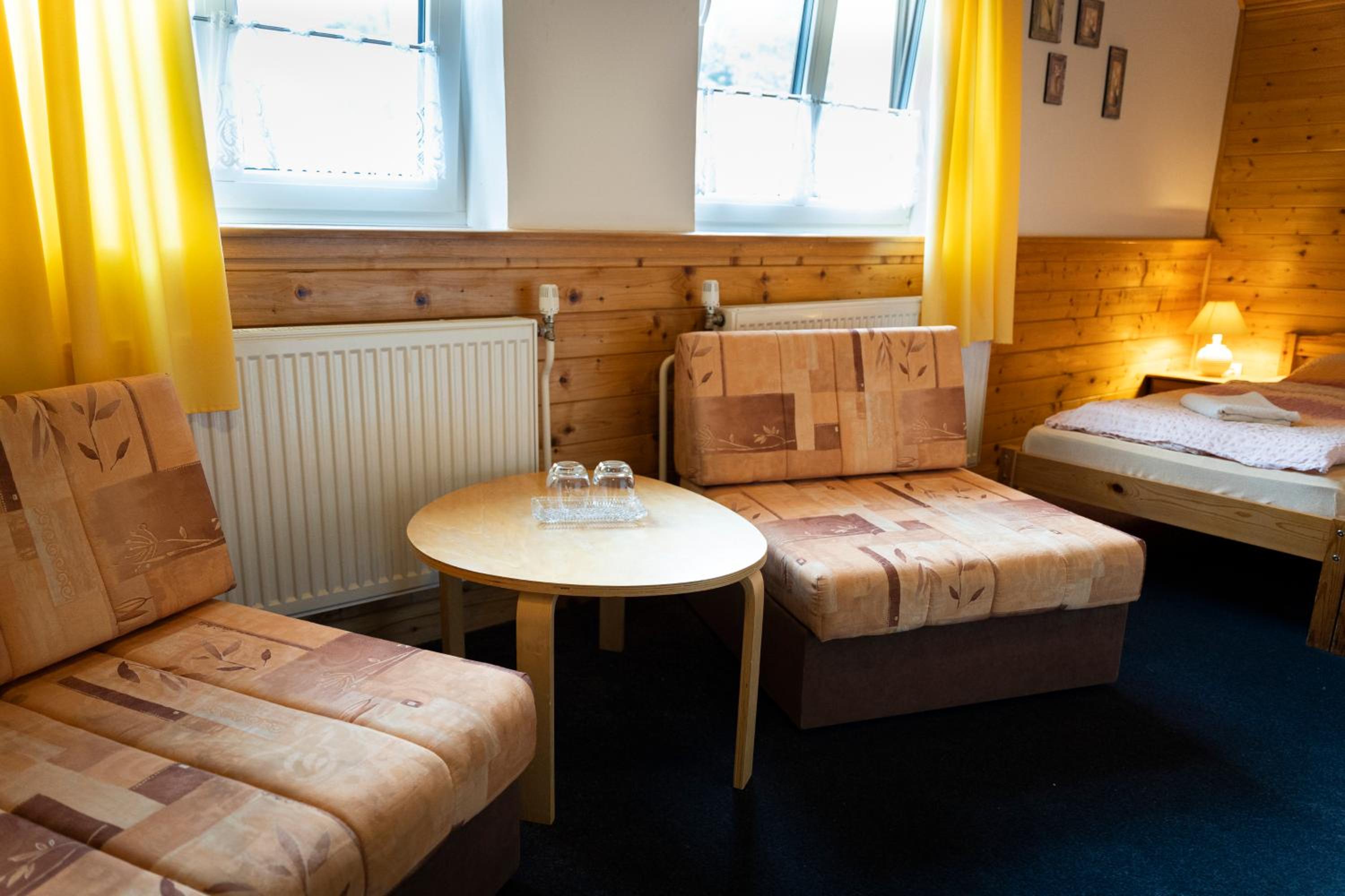 Double Room With Extra Bed photo 2