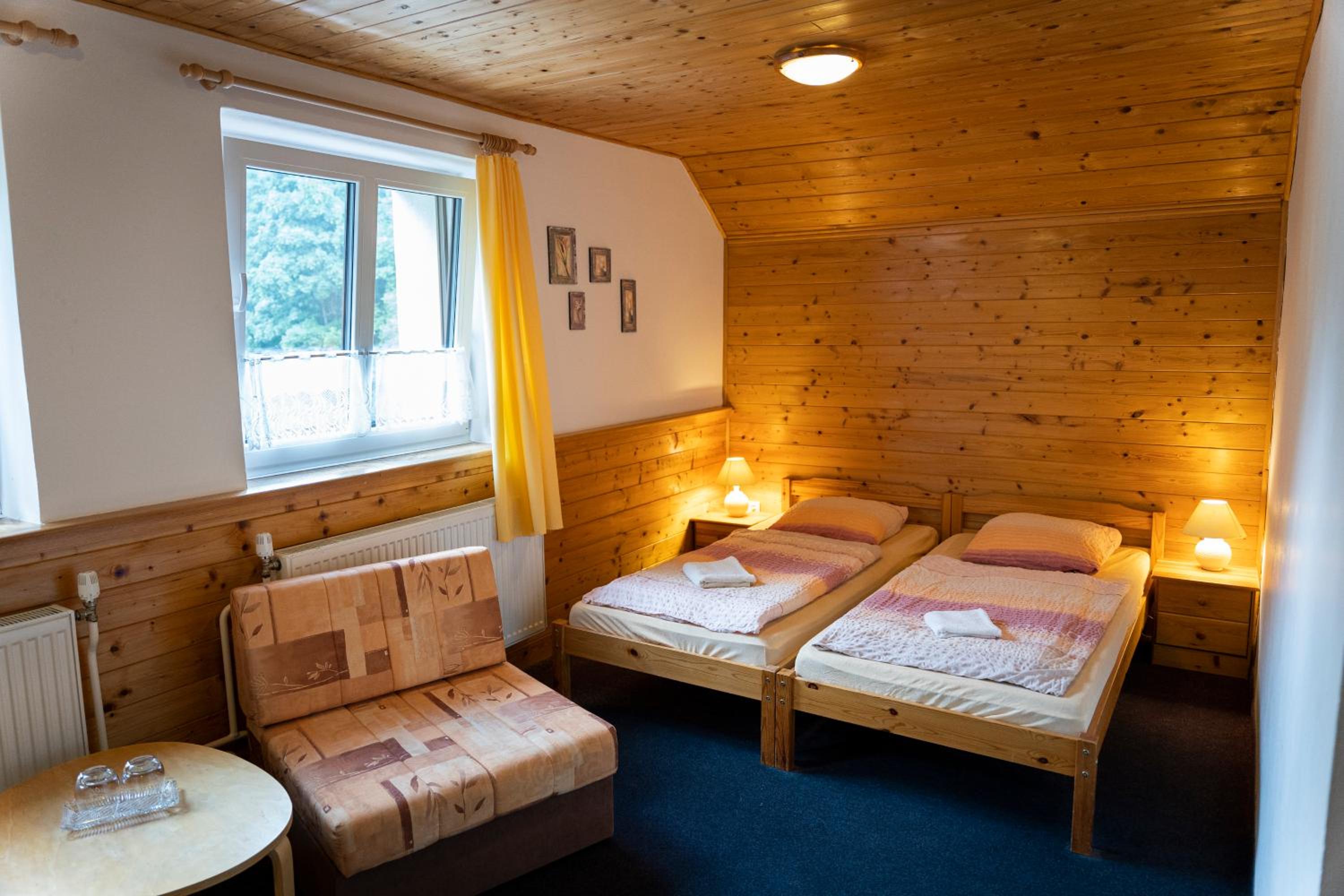 Double Room With Extra Bed photo 1