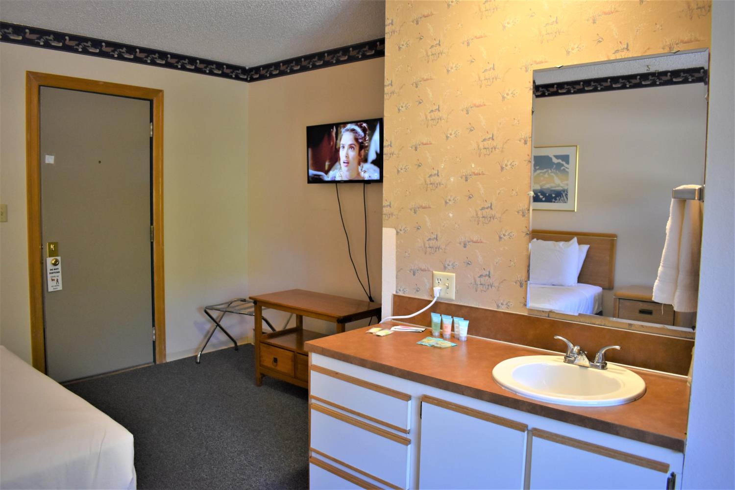Queen Room photo 3