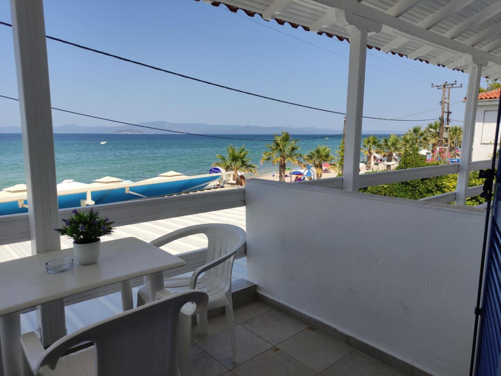Standard Triple Room With Sea View photo 1
