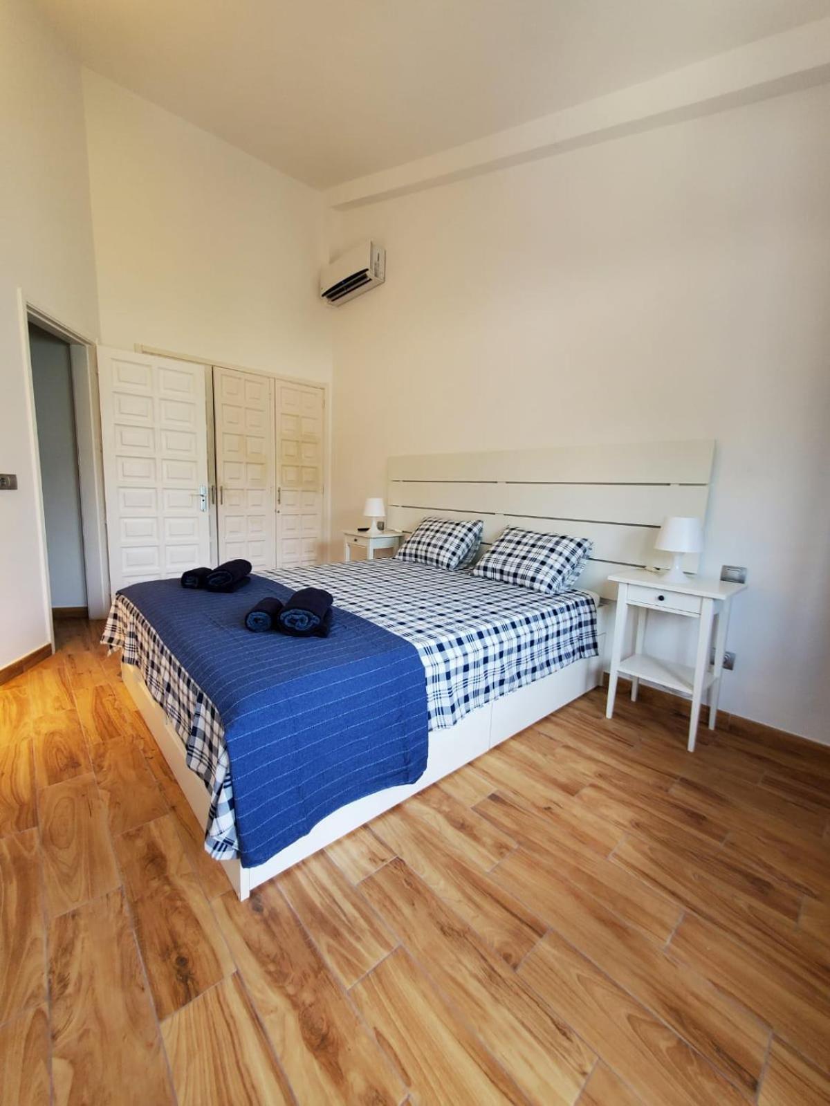 One-Bedroom Apartment - Photo 1