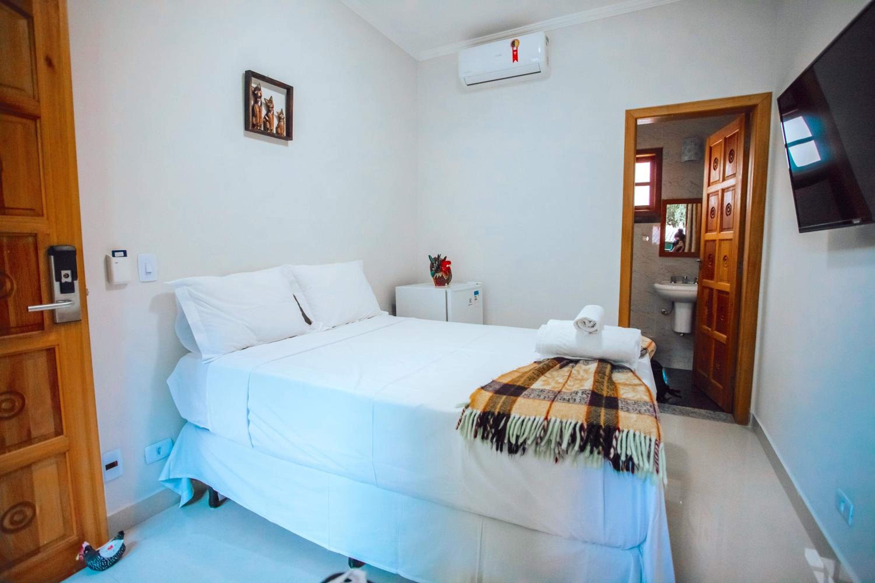 Standard Room - Photo 11
