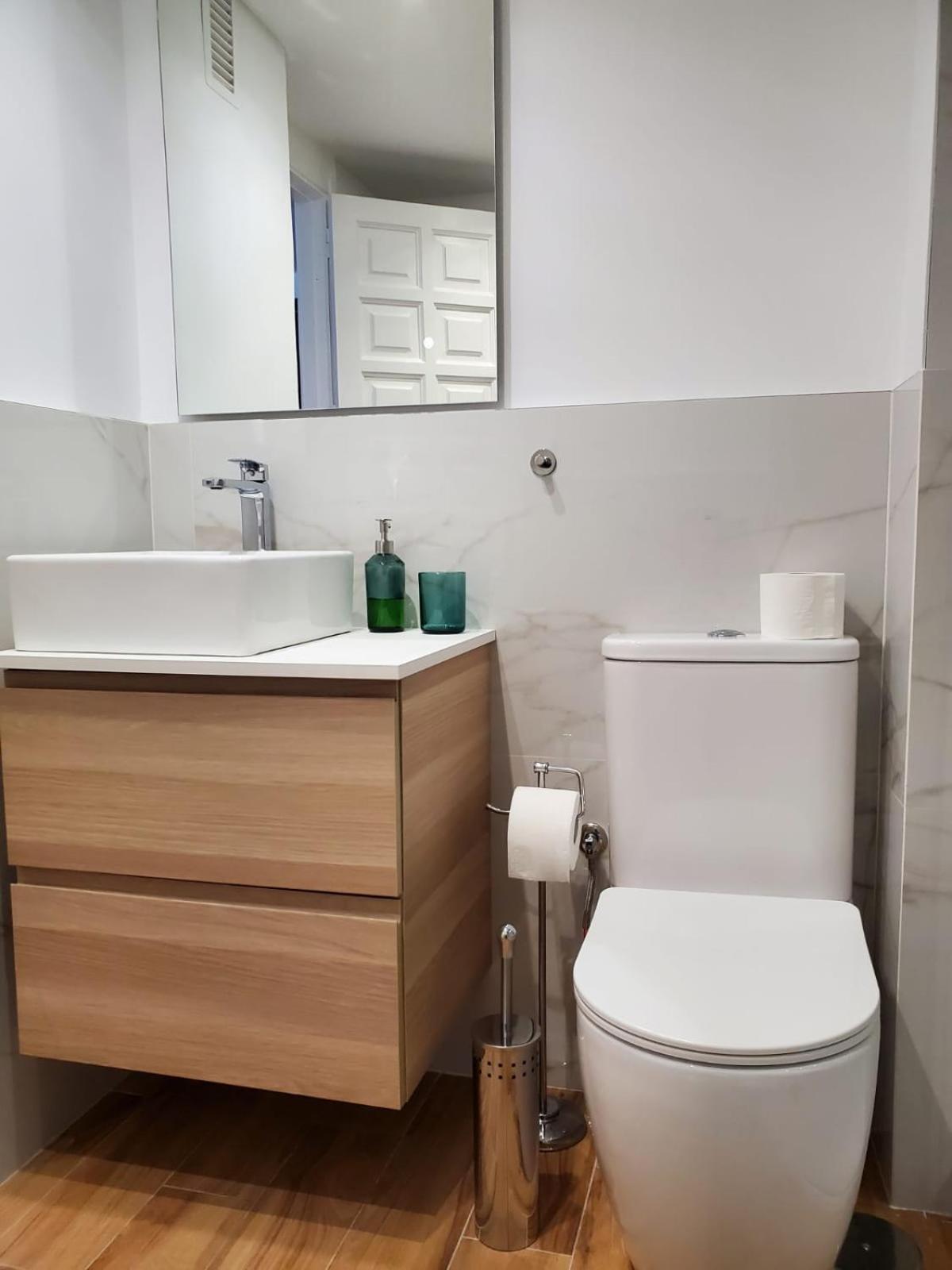 One-Bedroom Apartment - Photo 8