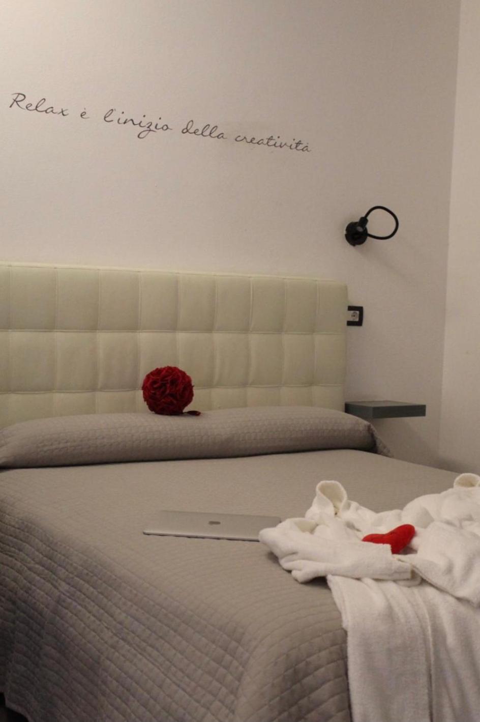 King Room with Spa Bath - Photo 13