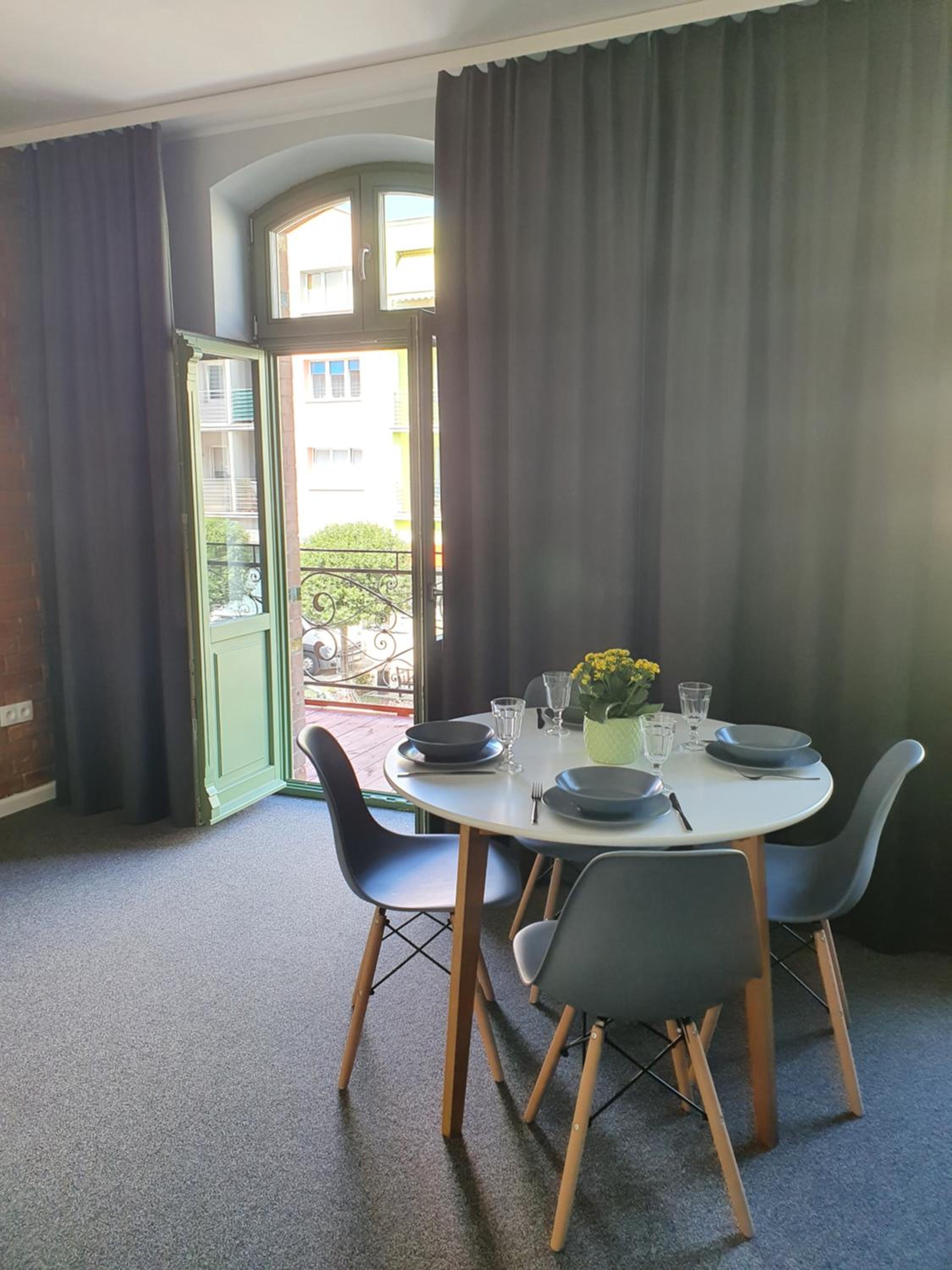 Apartment with Balcony photo 2