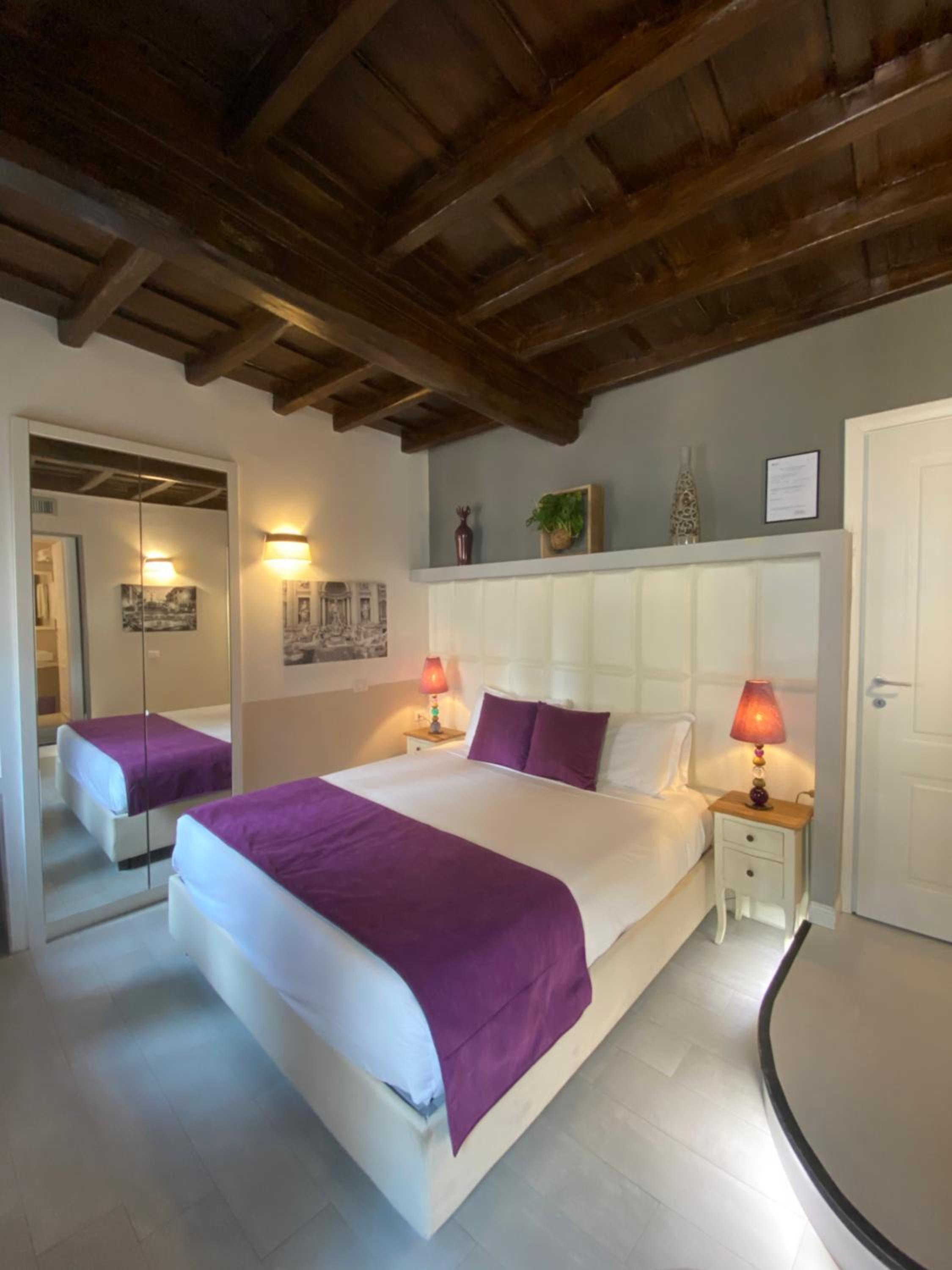 Deluxe Double Room with Shower photo 3