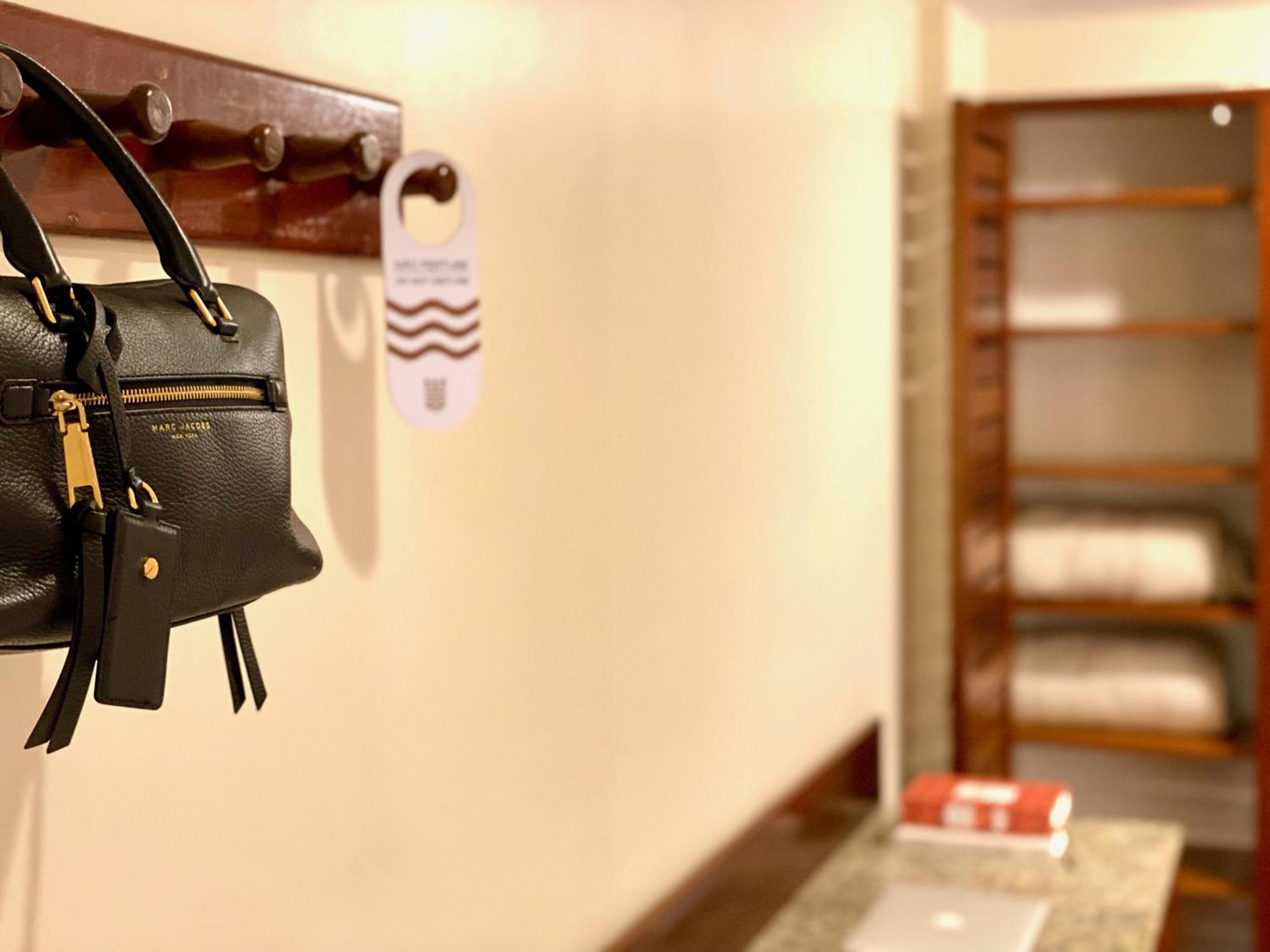 Comfort Room - Photo 3