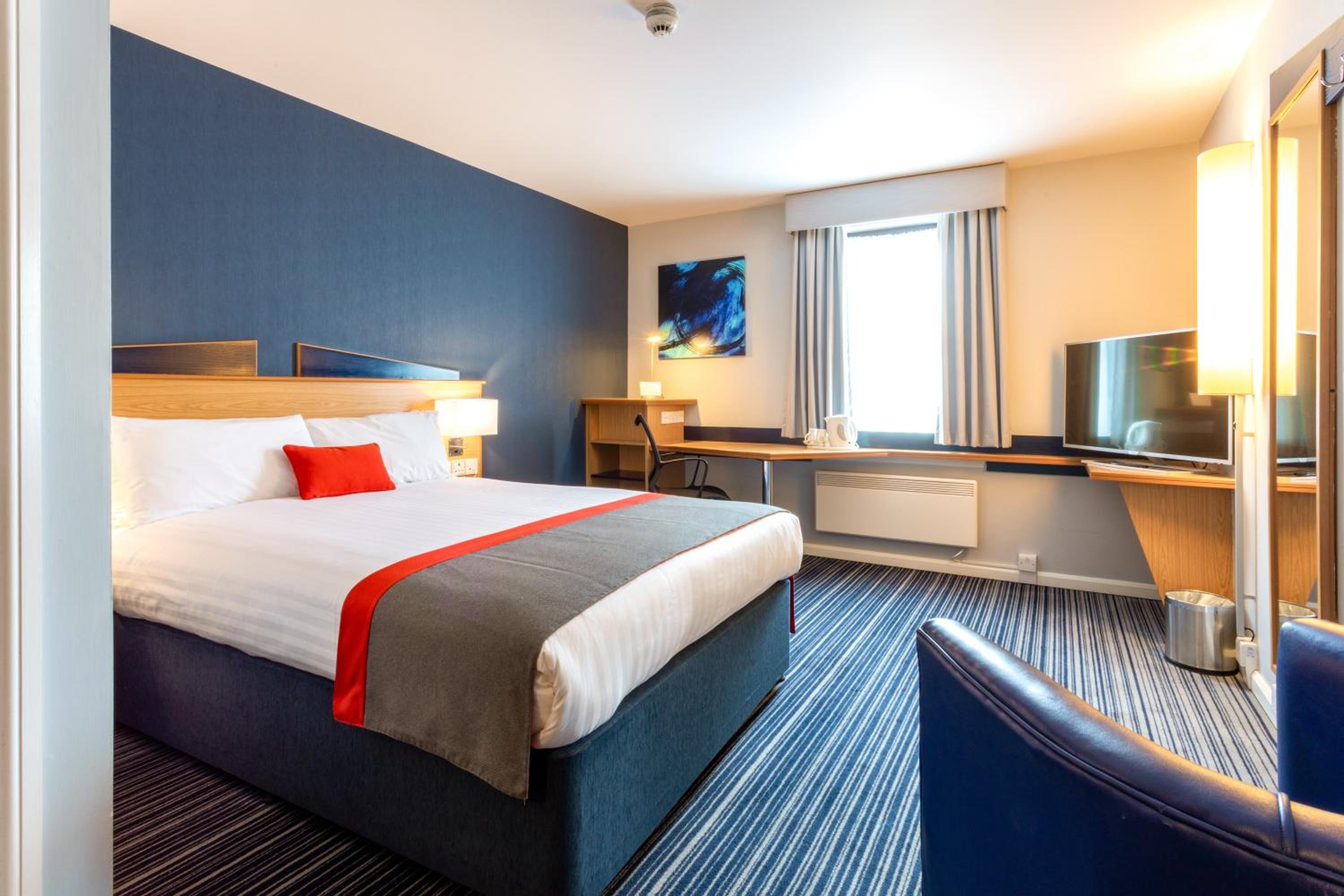 Standard Double Room with Free Hot Breakfast - Accessible - Photo 5
