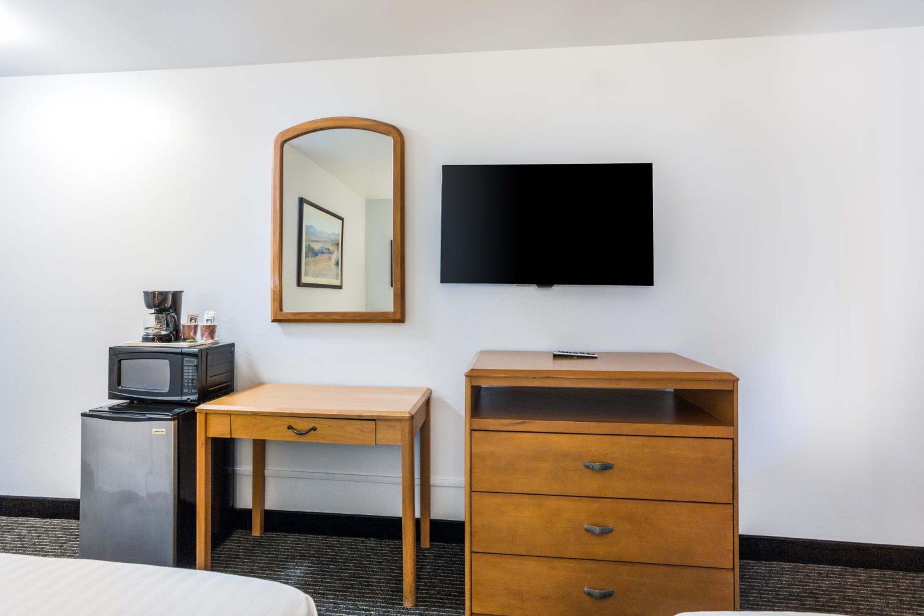 Double Suite with Two Double Beds - Non-Smoking photo 1
