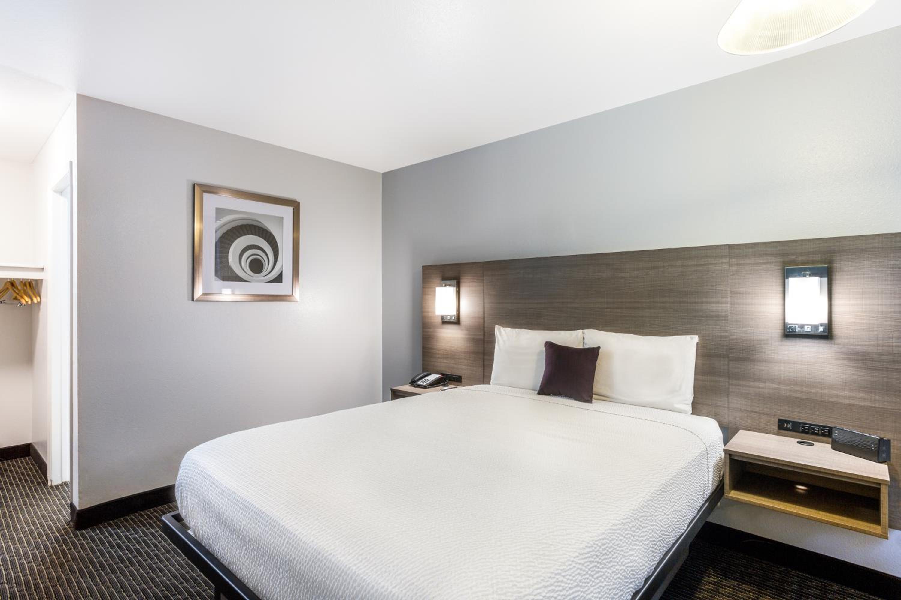 Standard Queen Room - Photo 1