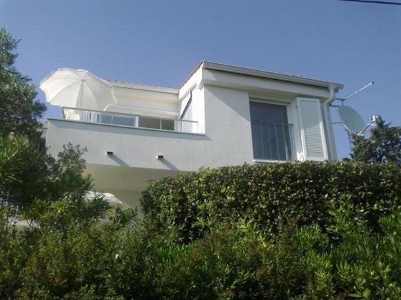 Three-Bedroom Villa photo 2
