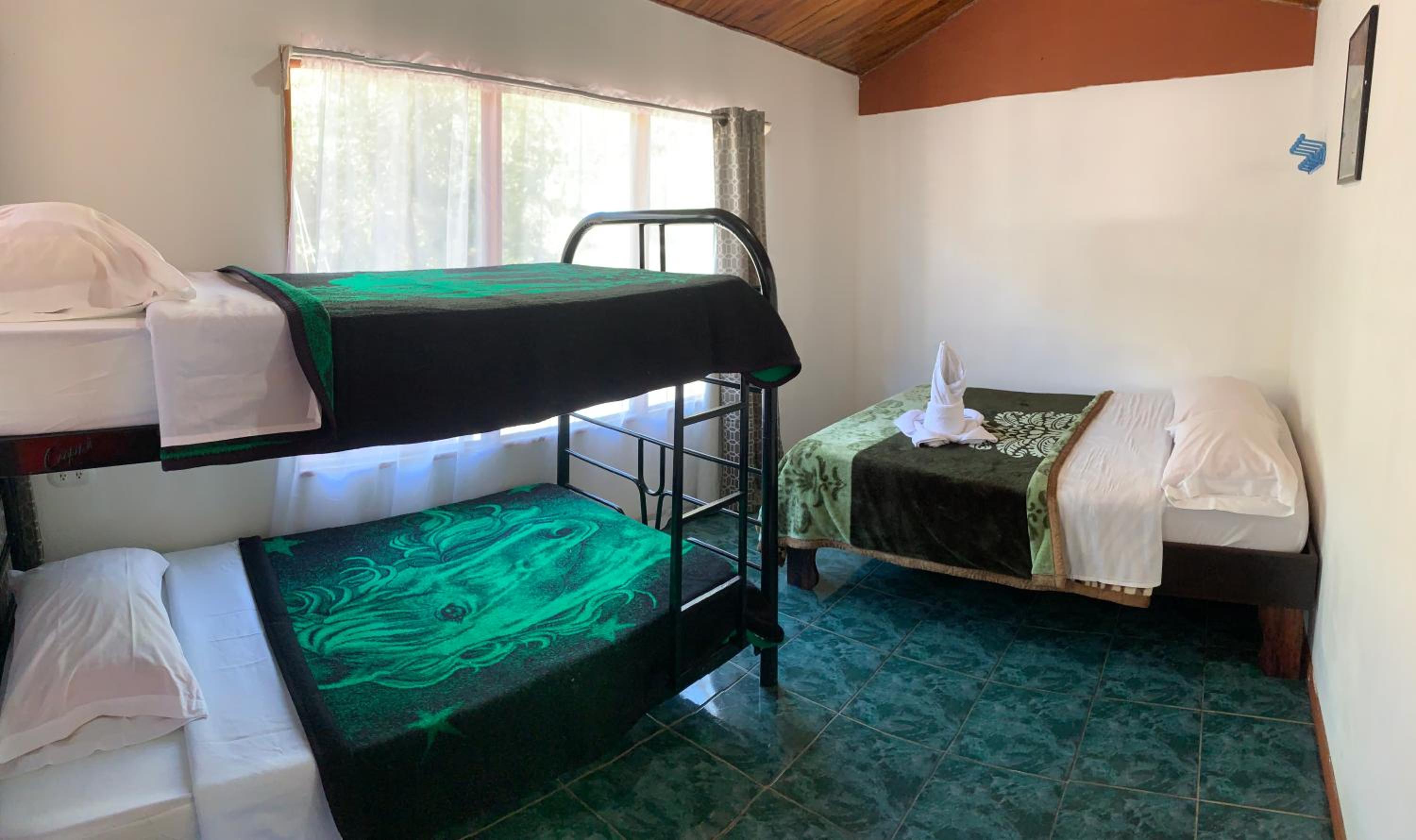 Double Room with Shared Bathroom photo 2