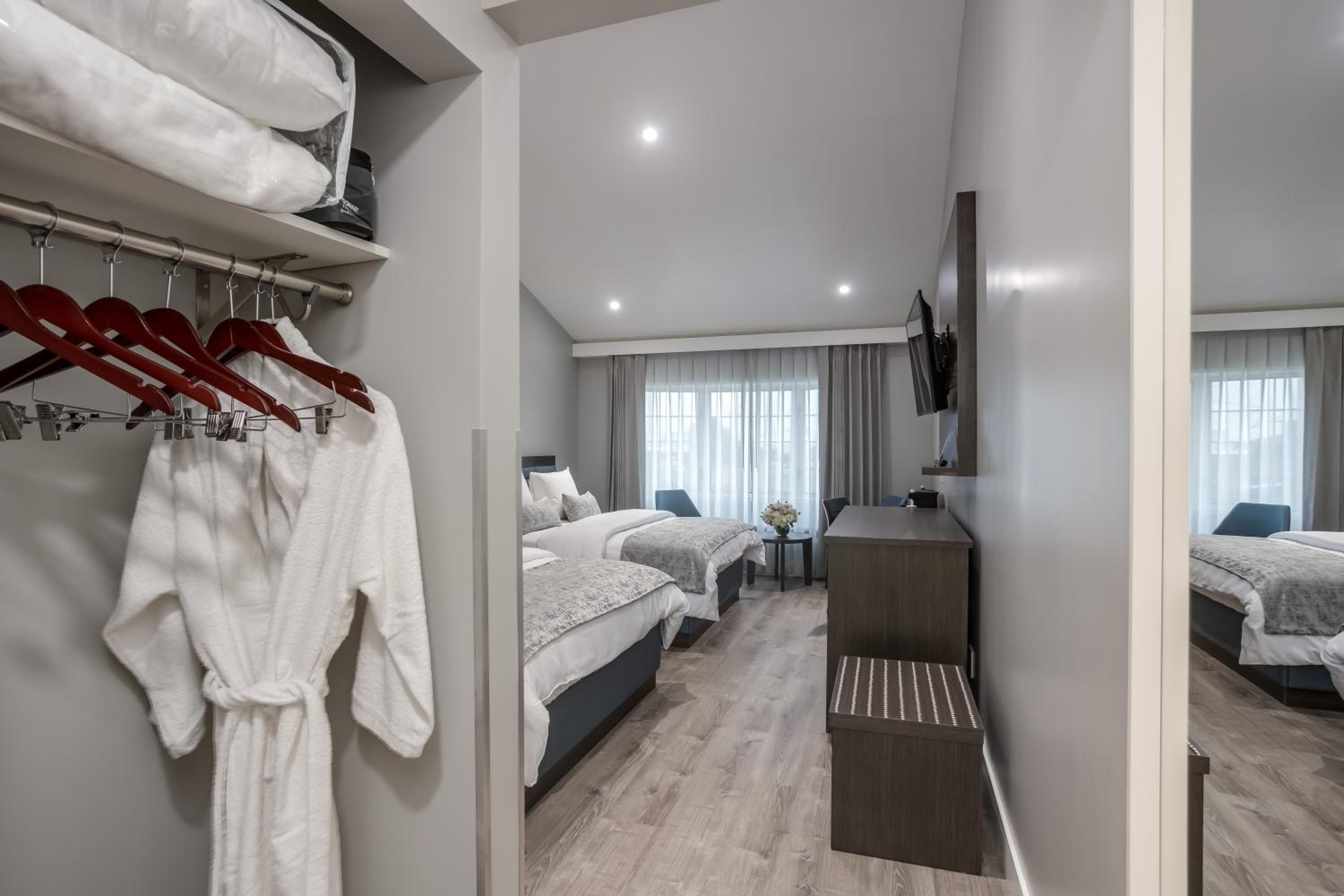 Double Room - Photo 8