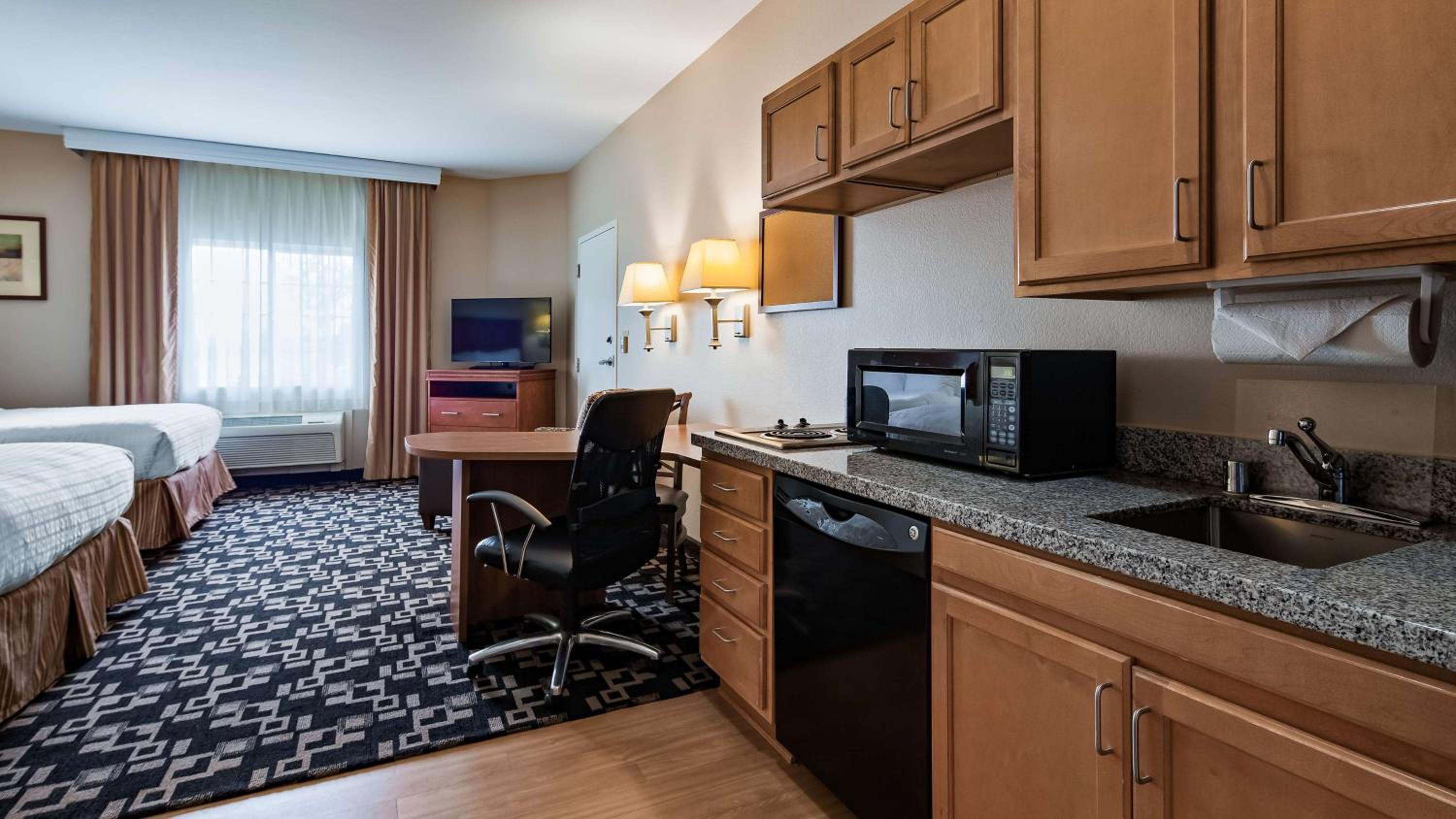 Queen Room with Two Queen Beds - Disability Access - Photo 1