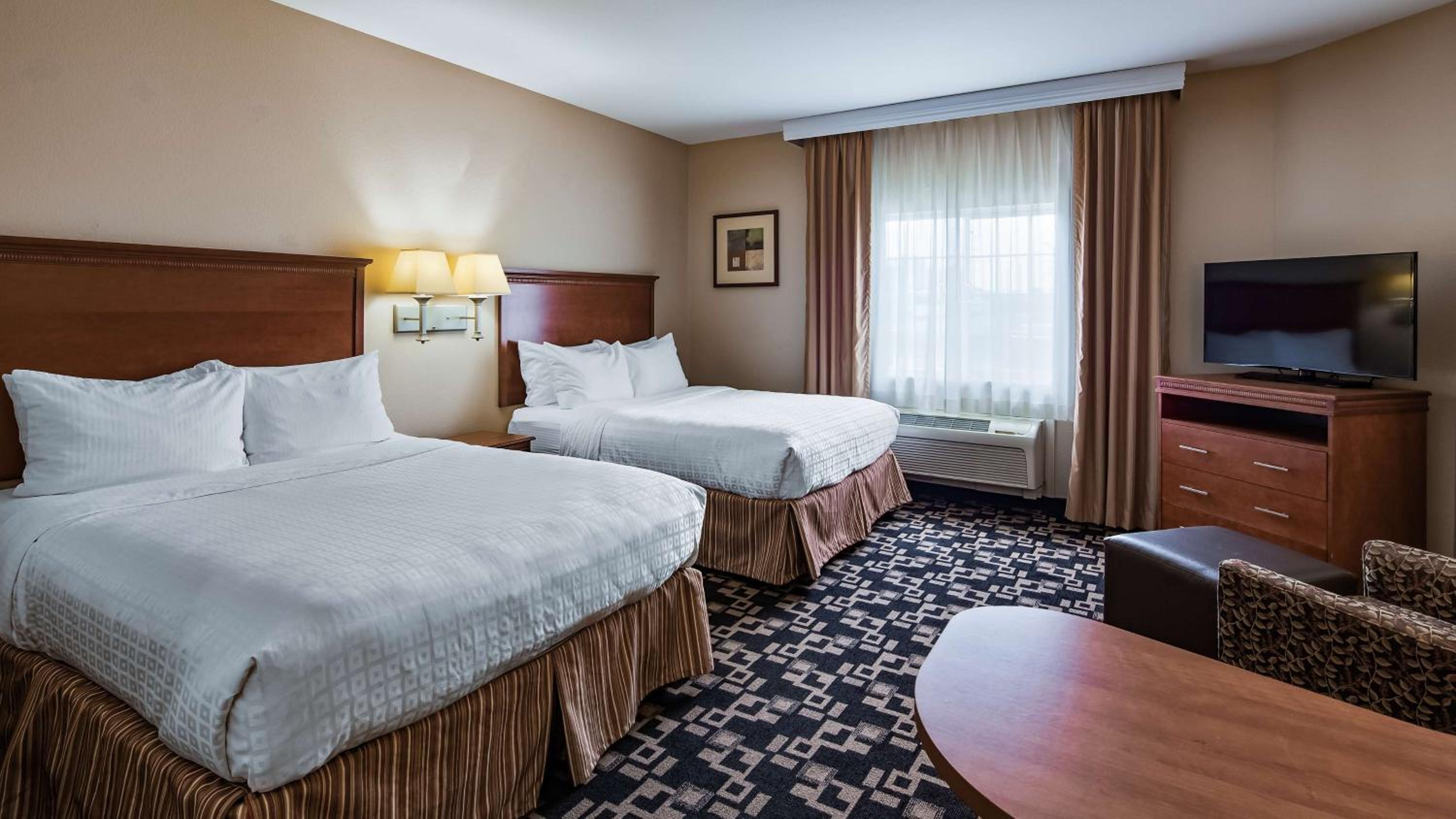 Queen Room with Two Queen Beds - Disability Access - Photo 5