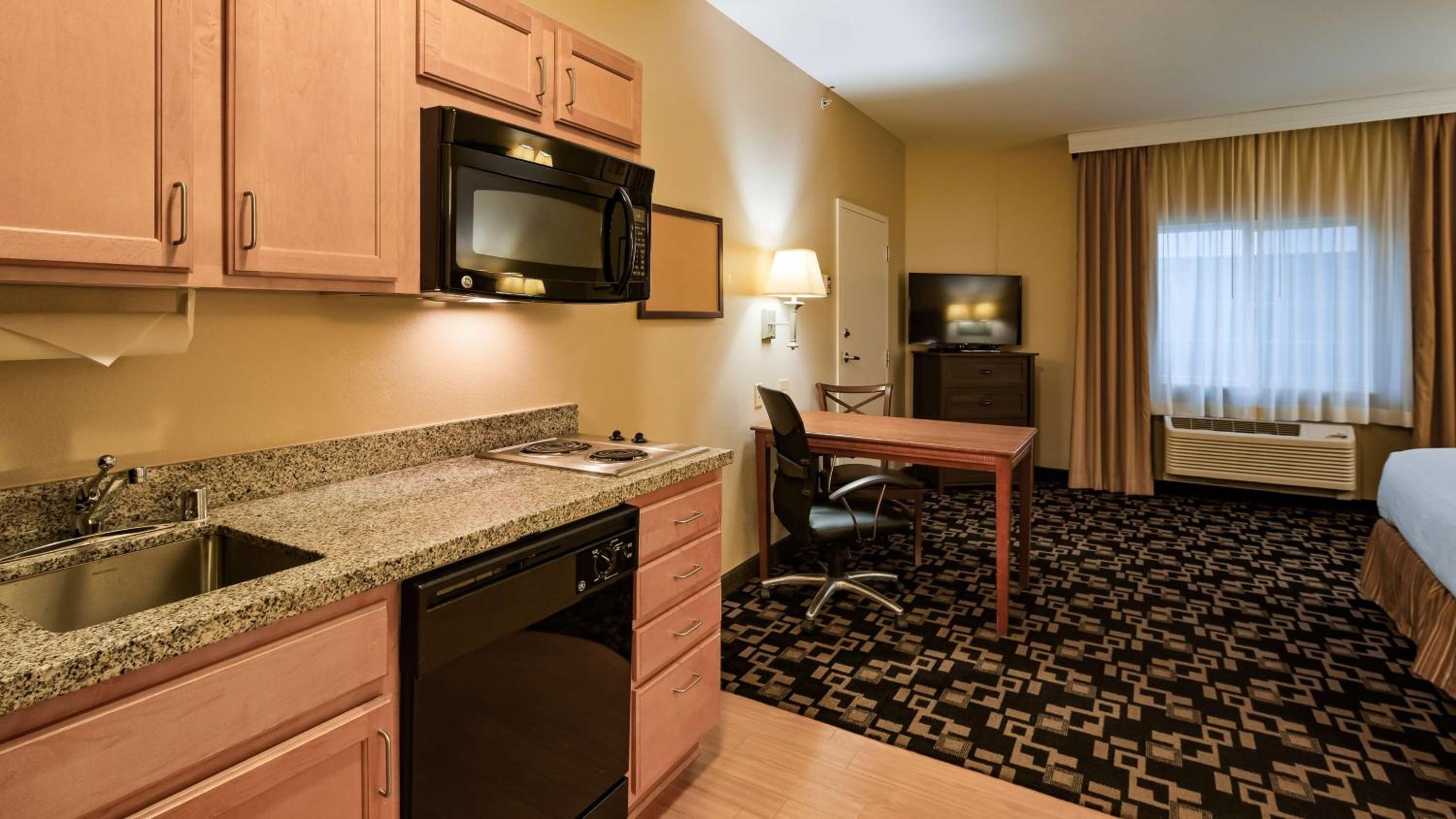 King Room with Kitchenette - Non-Smoking - Photo 1
