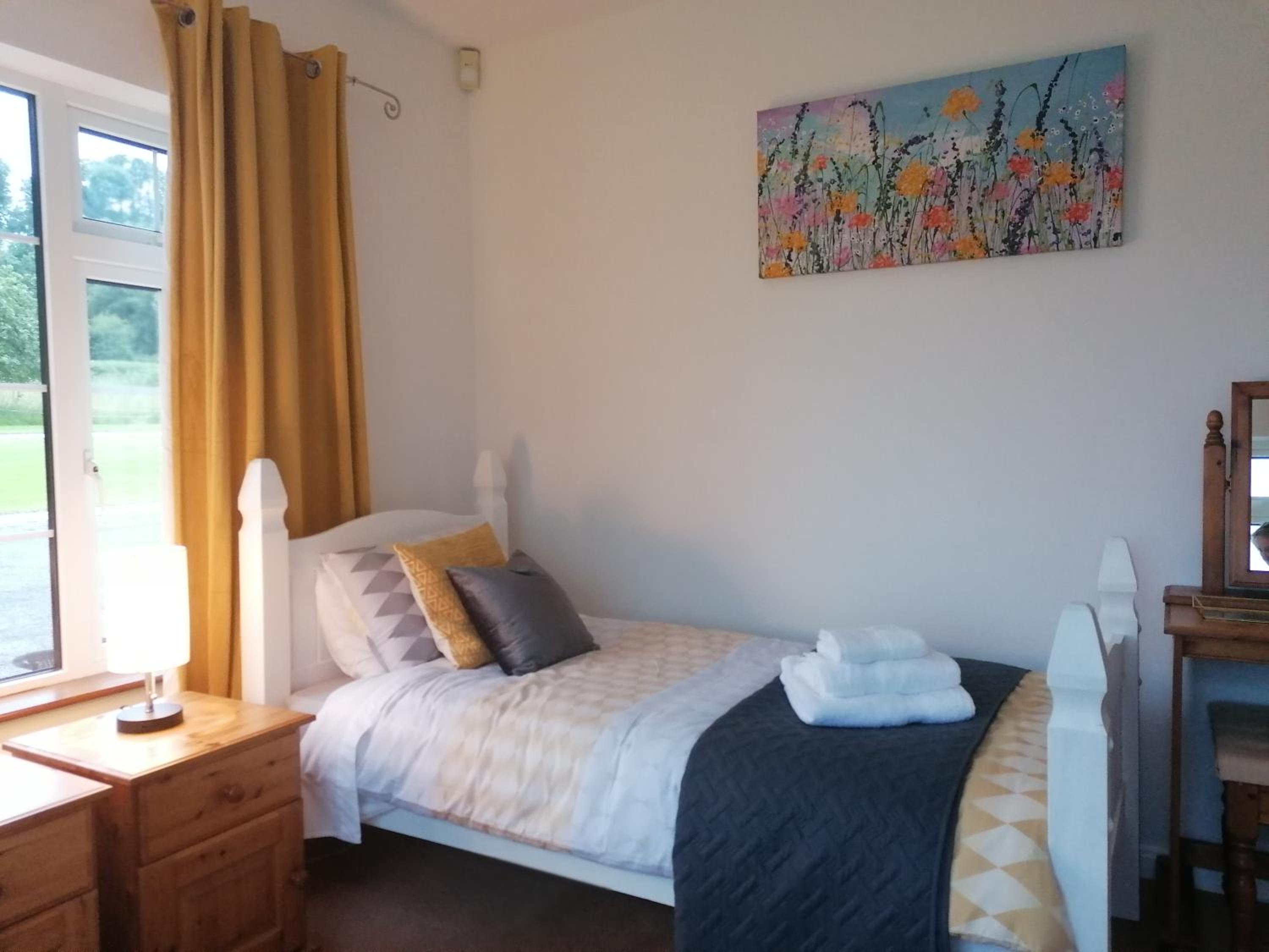 Twin Room - Photo 1