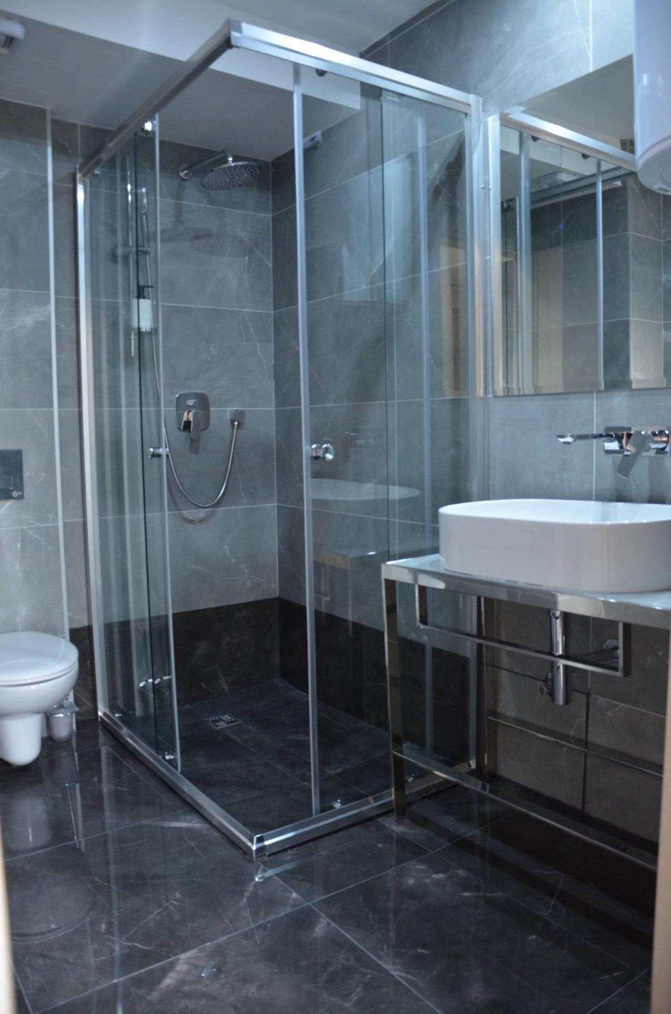 One-Bedroom Apartment - Photo 7