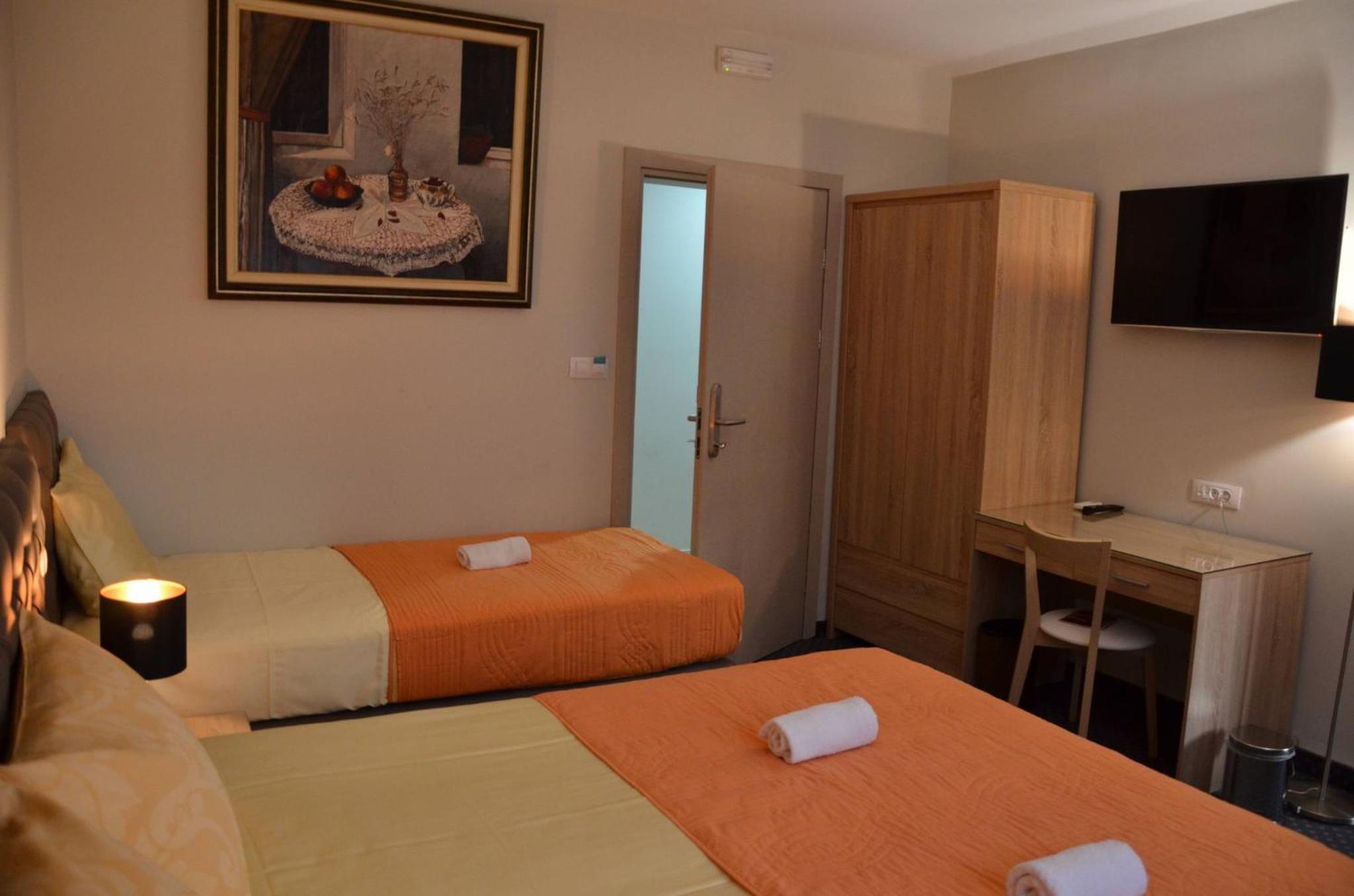 One-Bedroom Apartment - Photo 9