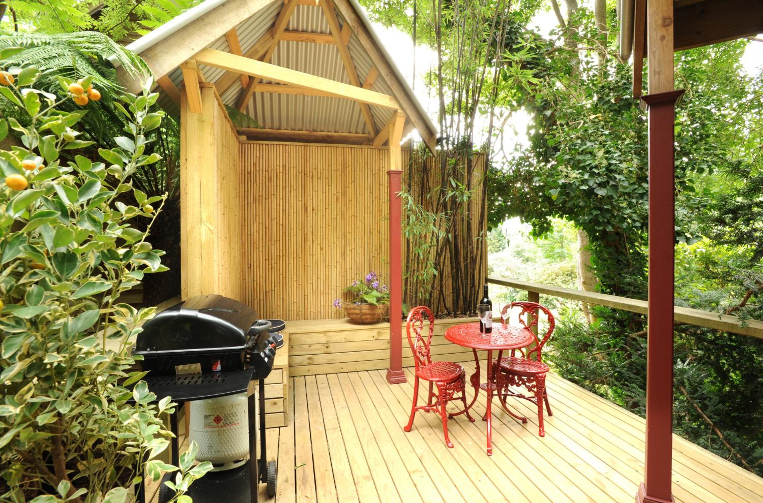 One Bedroom Cottage - Treehouse photo 3