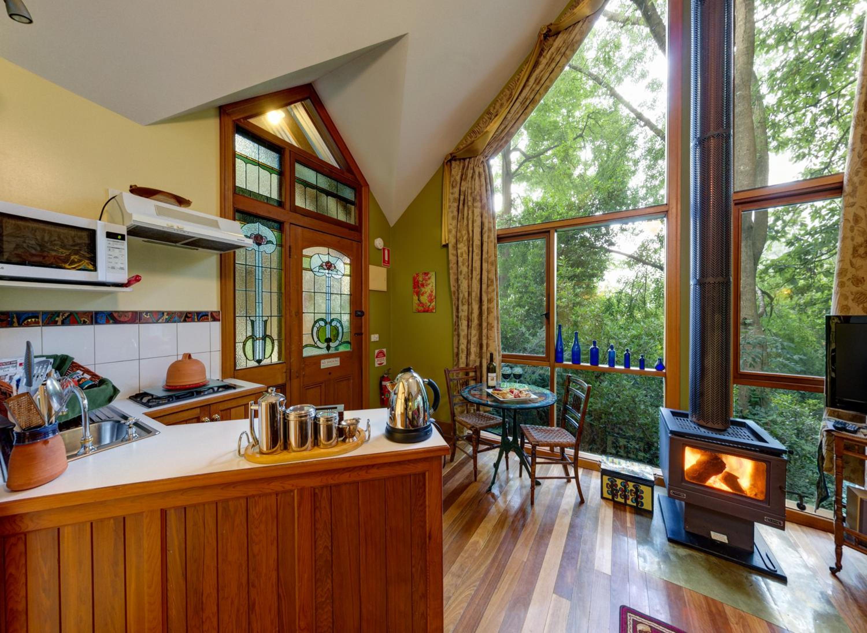 One Bedroom Cottage - Treehouse photo 2