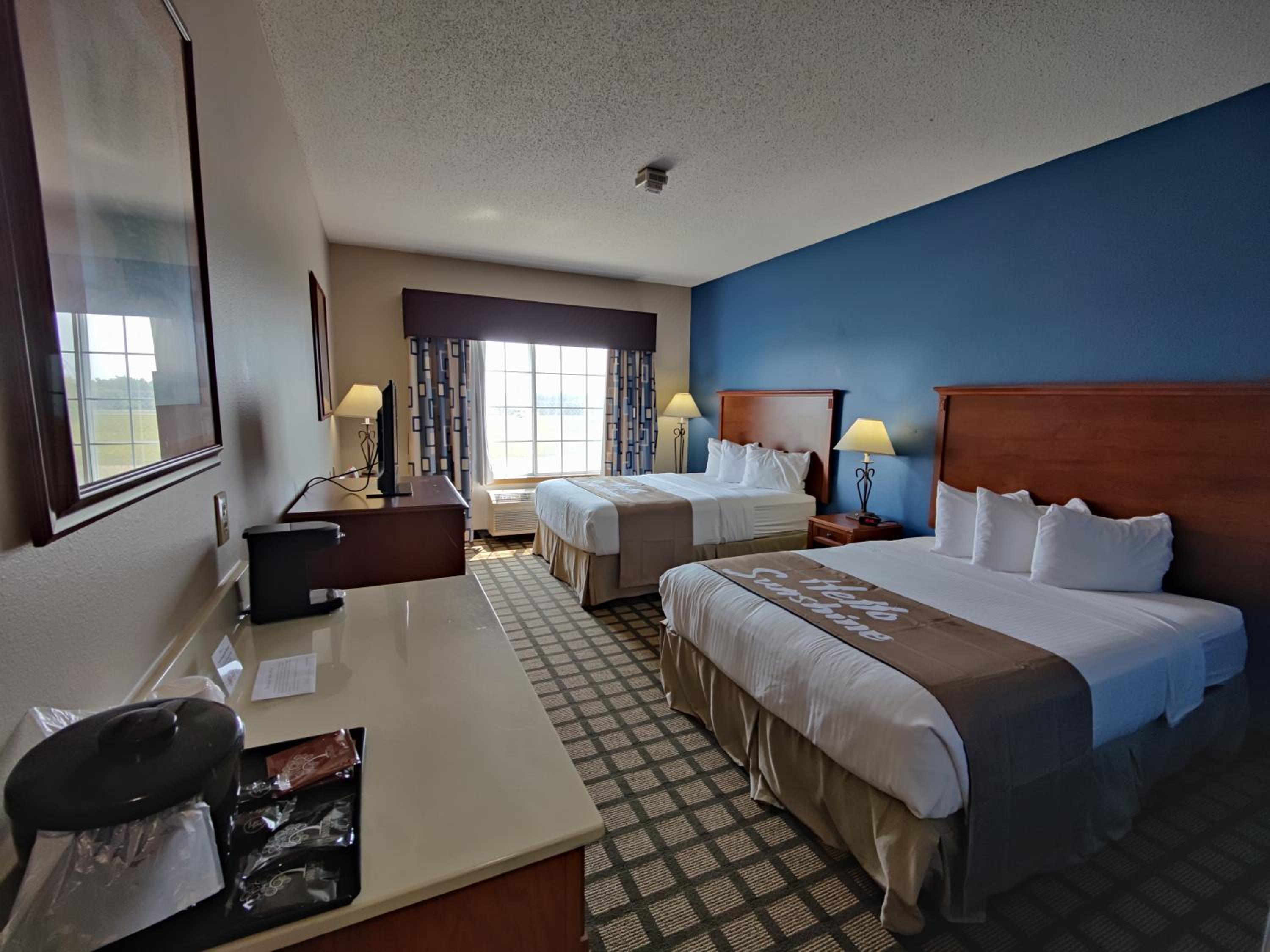 Queen Room with Two Queen Beds and Roll In Shower - Mobility Accessible/Non-Smoking photo 2
