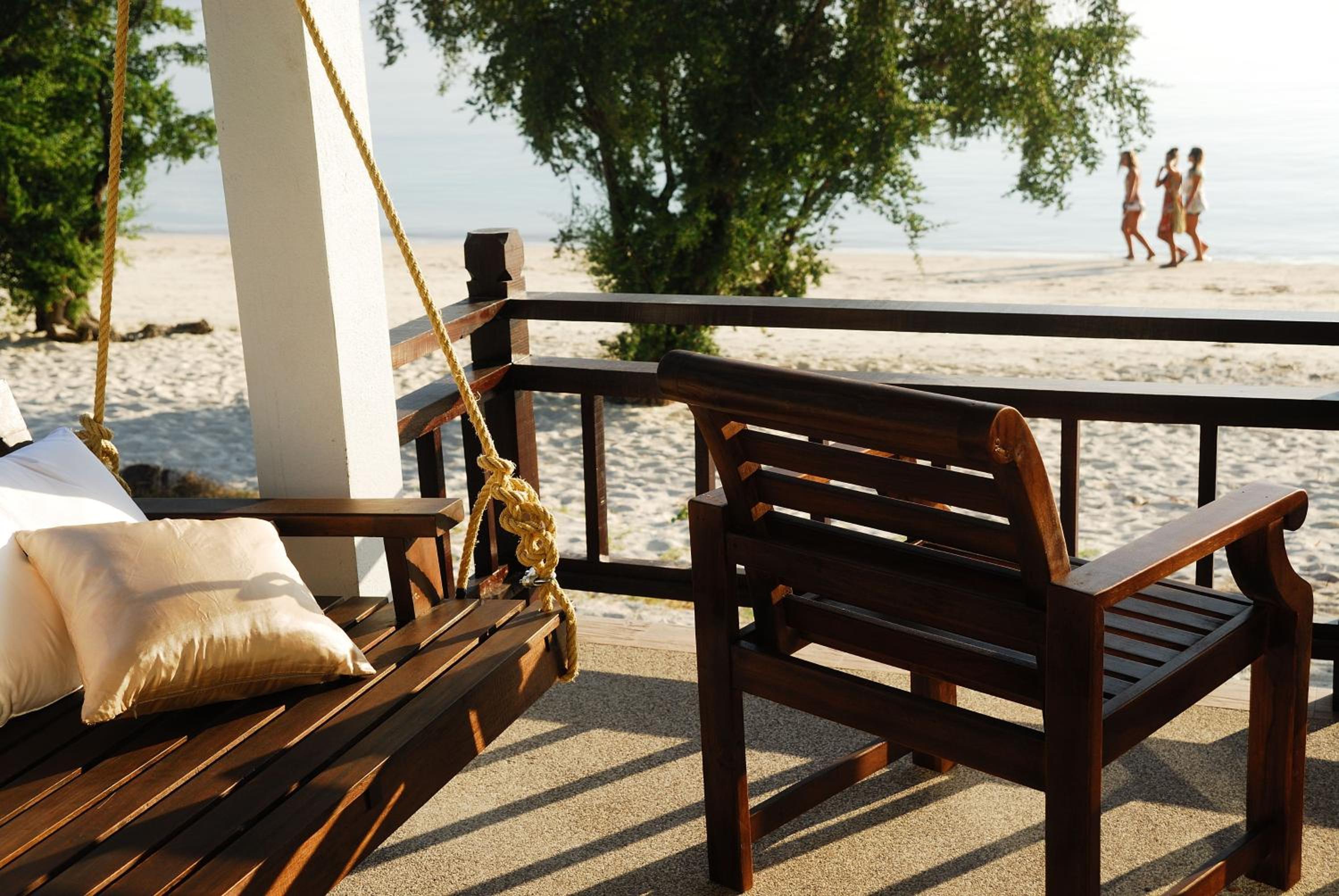 Bungalow - Beach Front photo 3