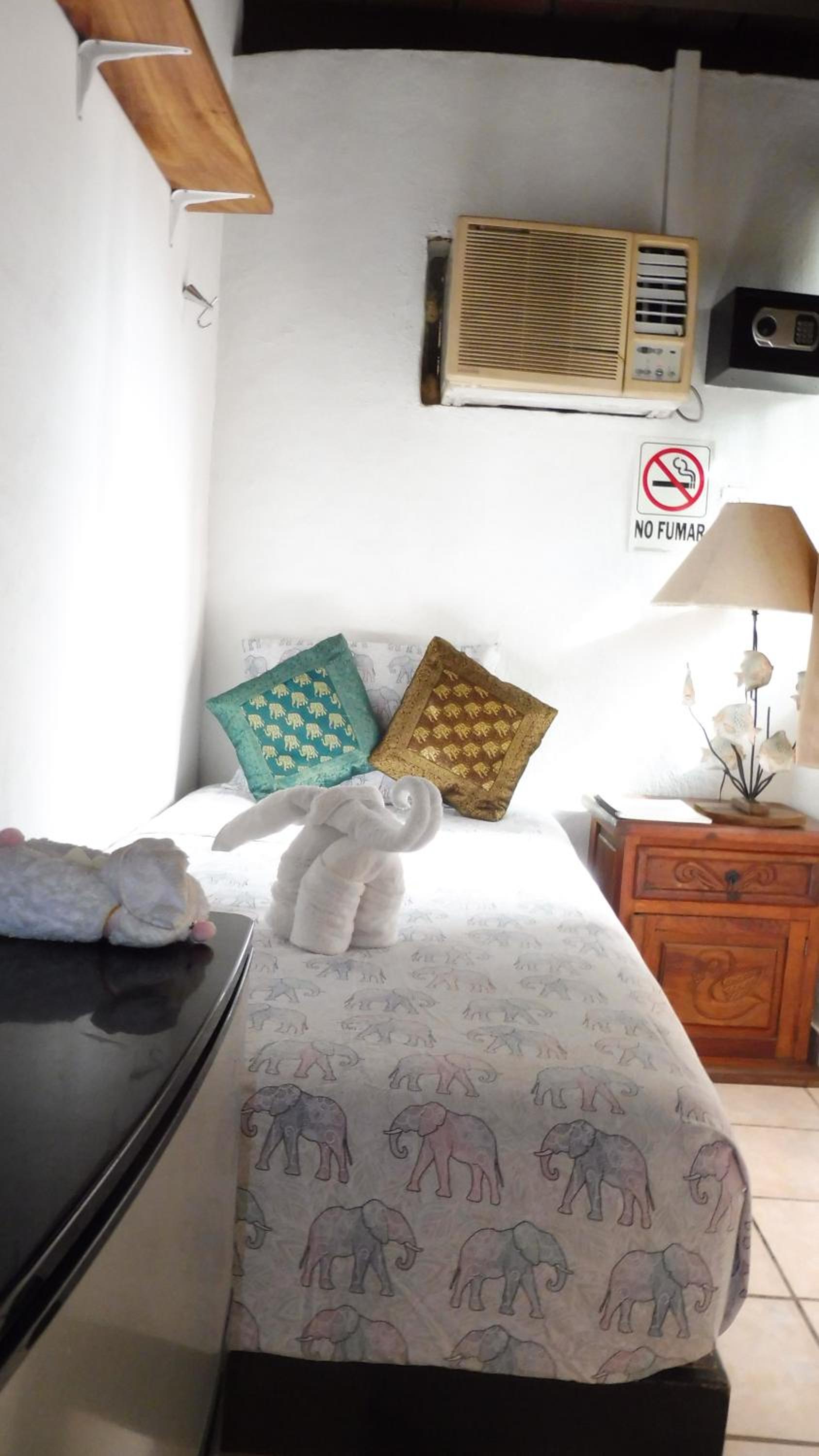 Single Room with Shared Bathroom