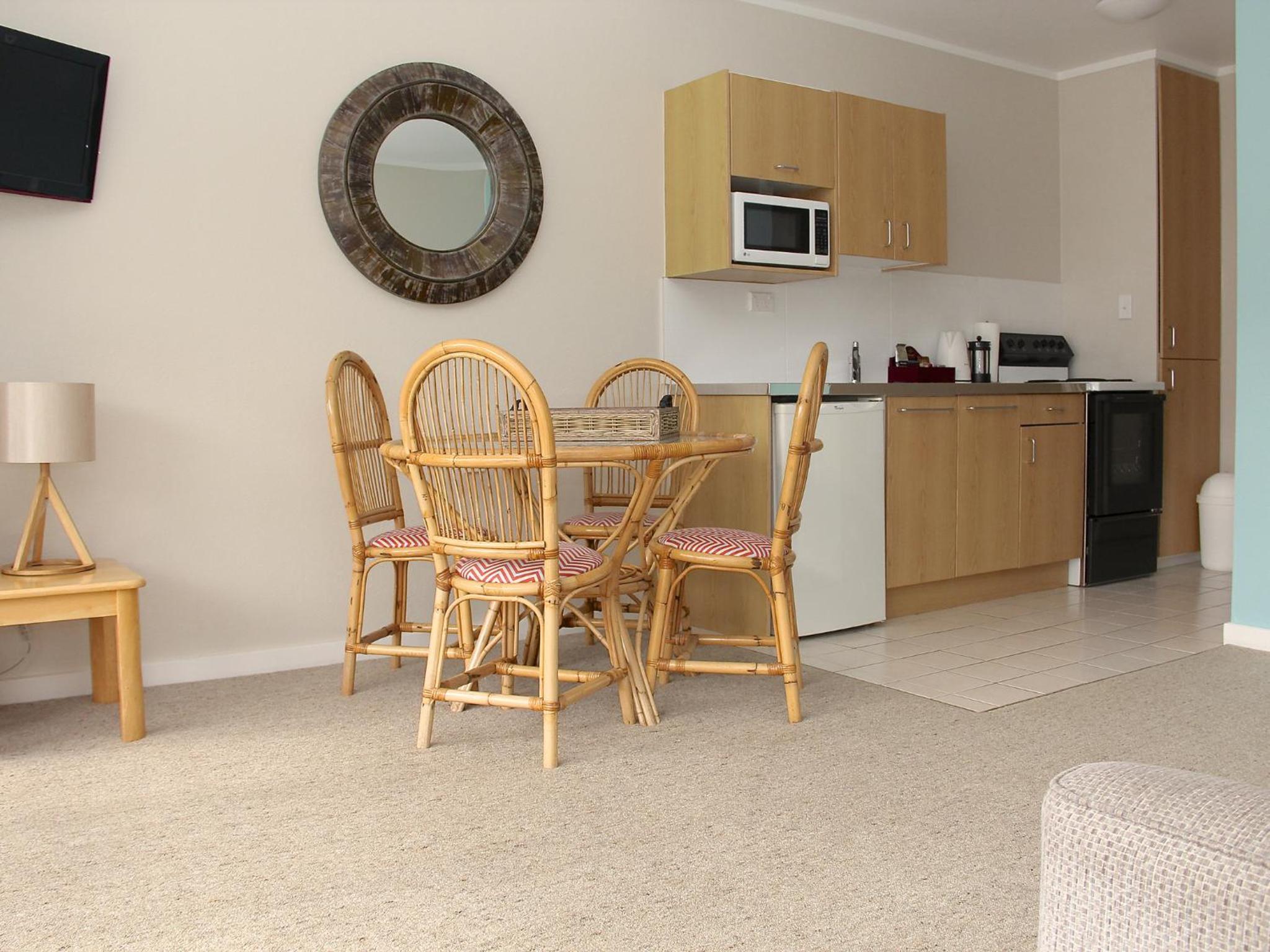 One-Bedroom with Courtyard 2 - Photo 4
